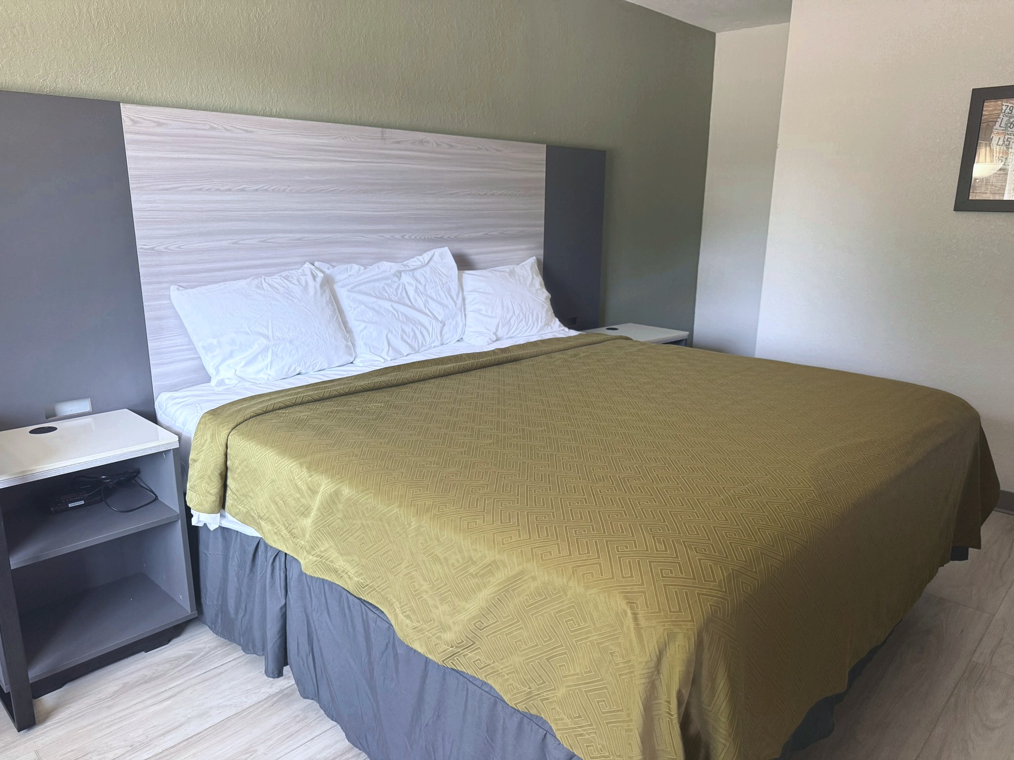 Double King Bed Non Smoking