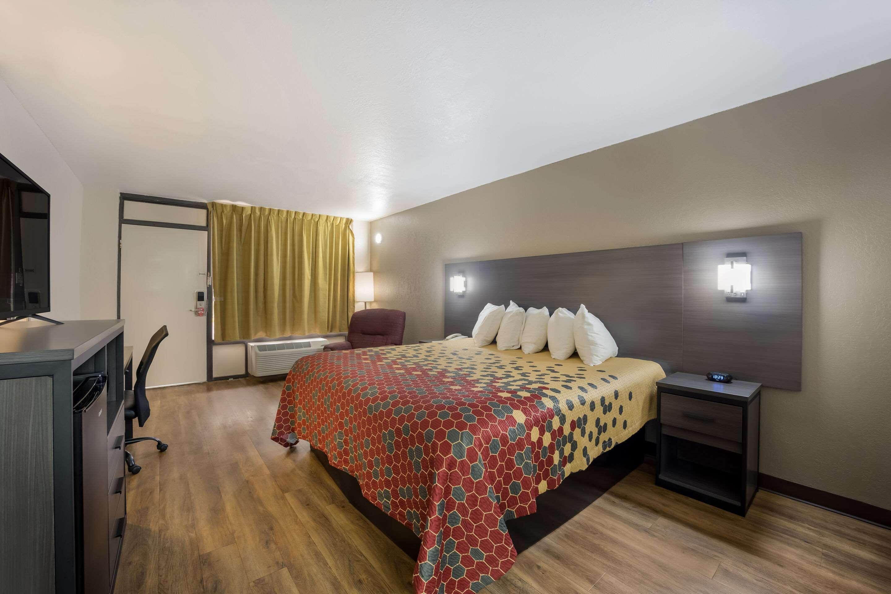 Double King Bed Non Smoking