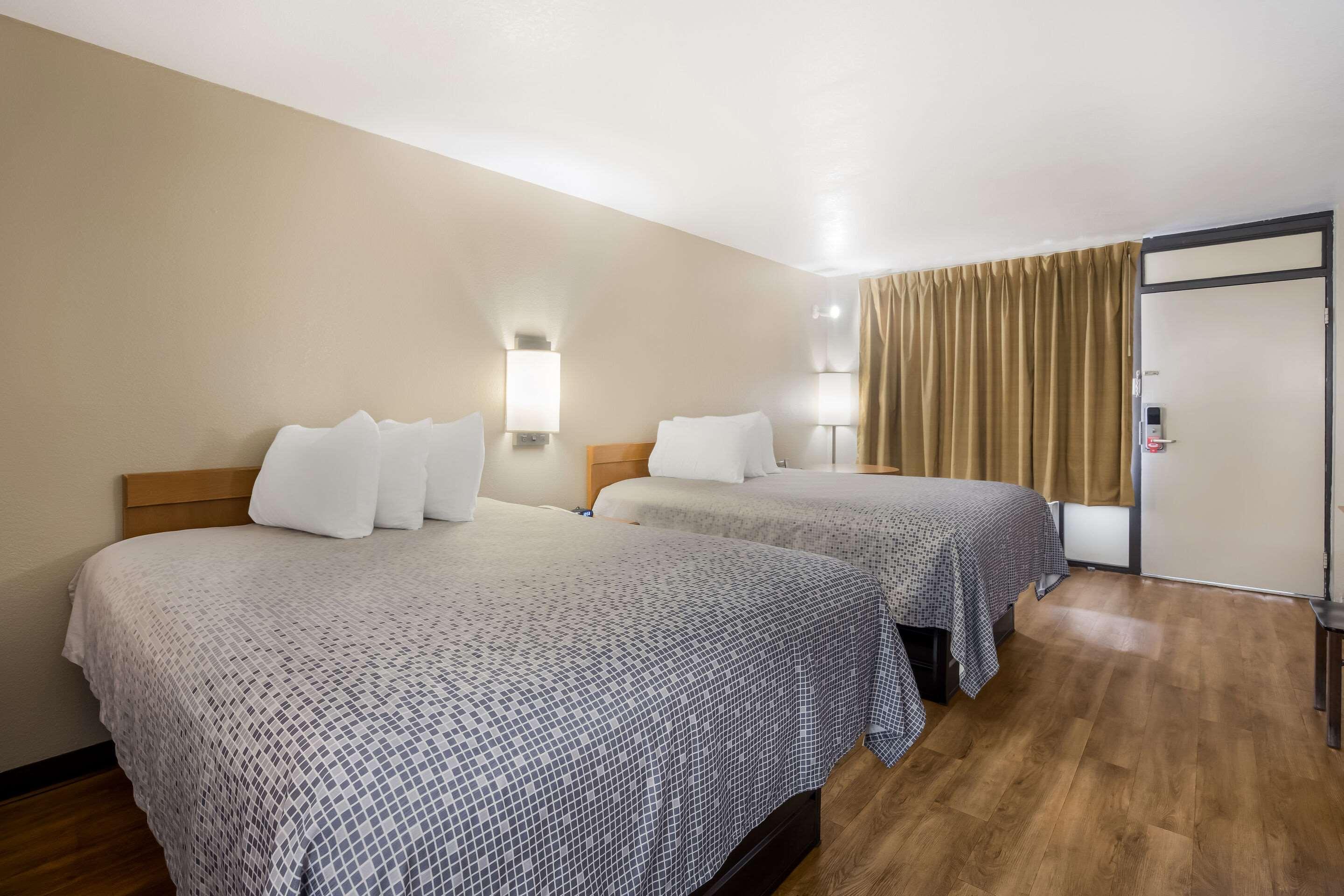 Double Two Queen Beds Non Smoking