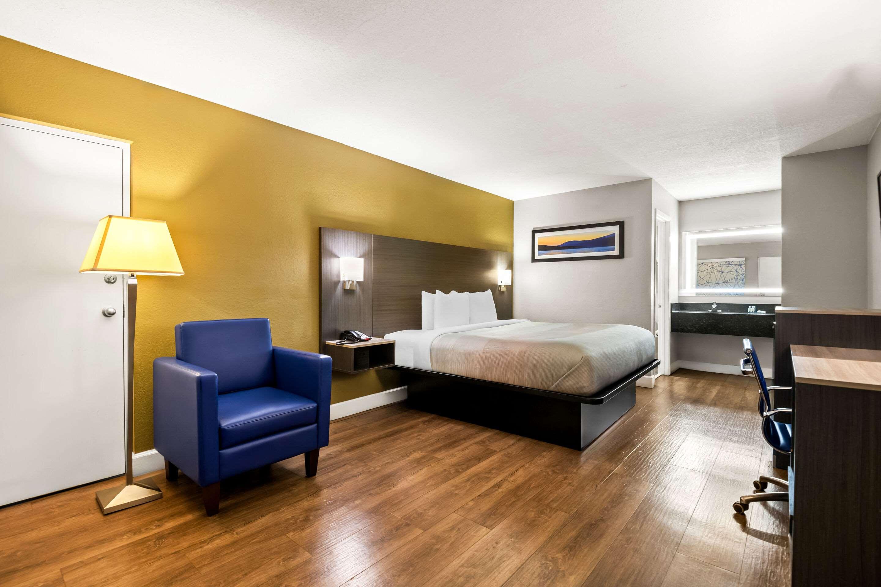 Double King Bed Non Smoking