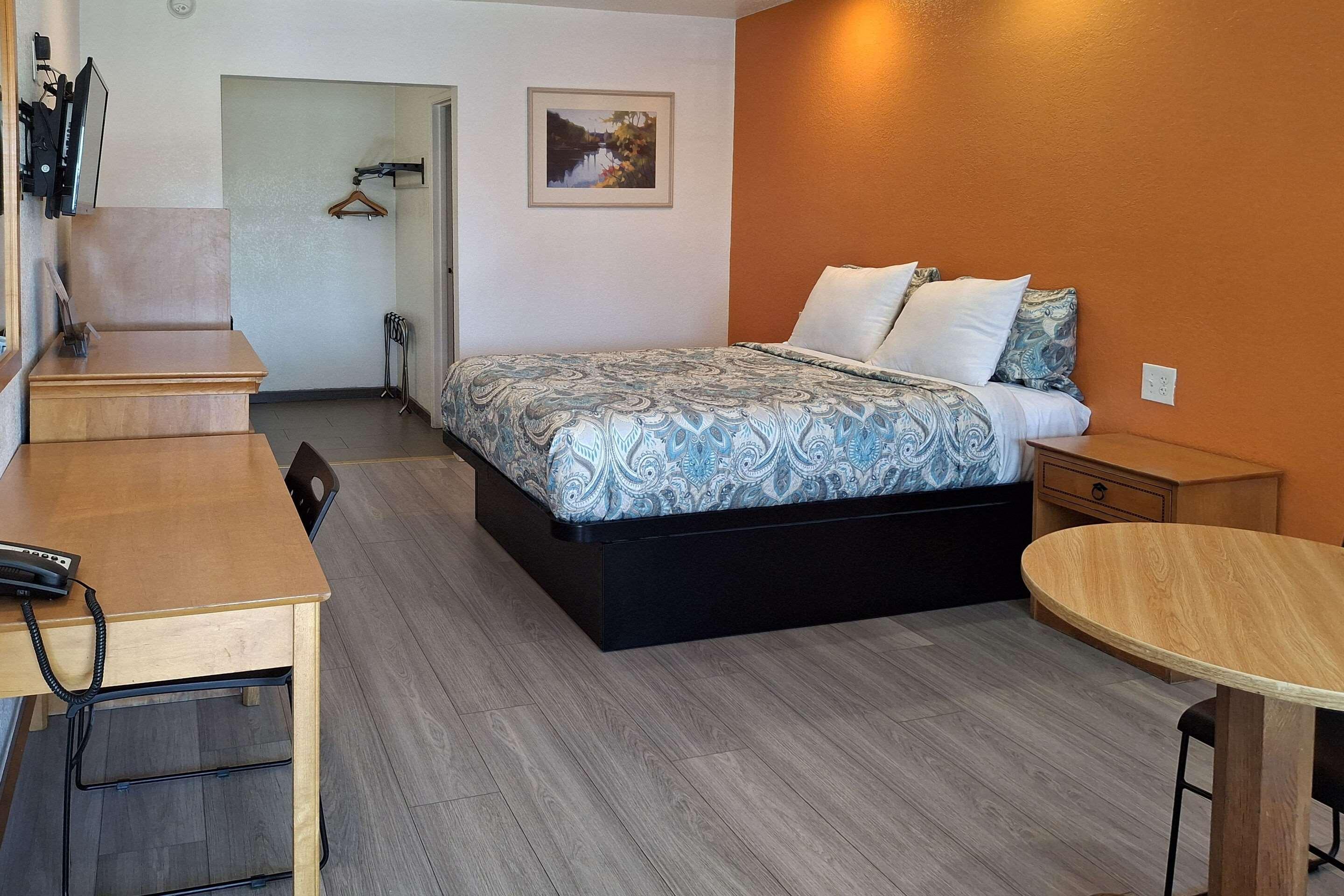 Double King Bed Non Smoking