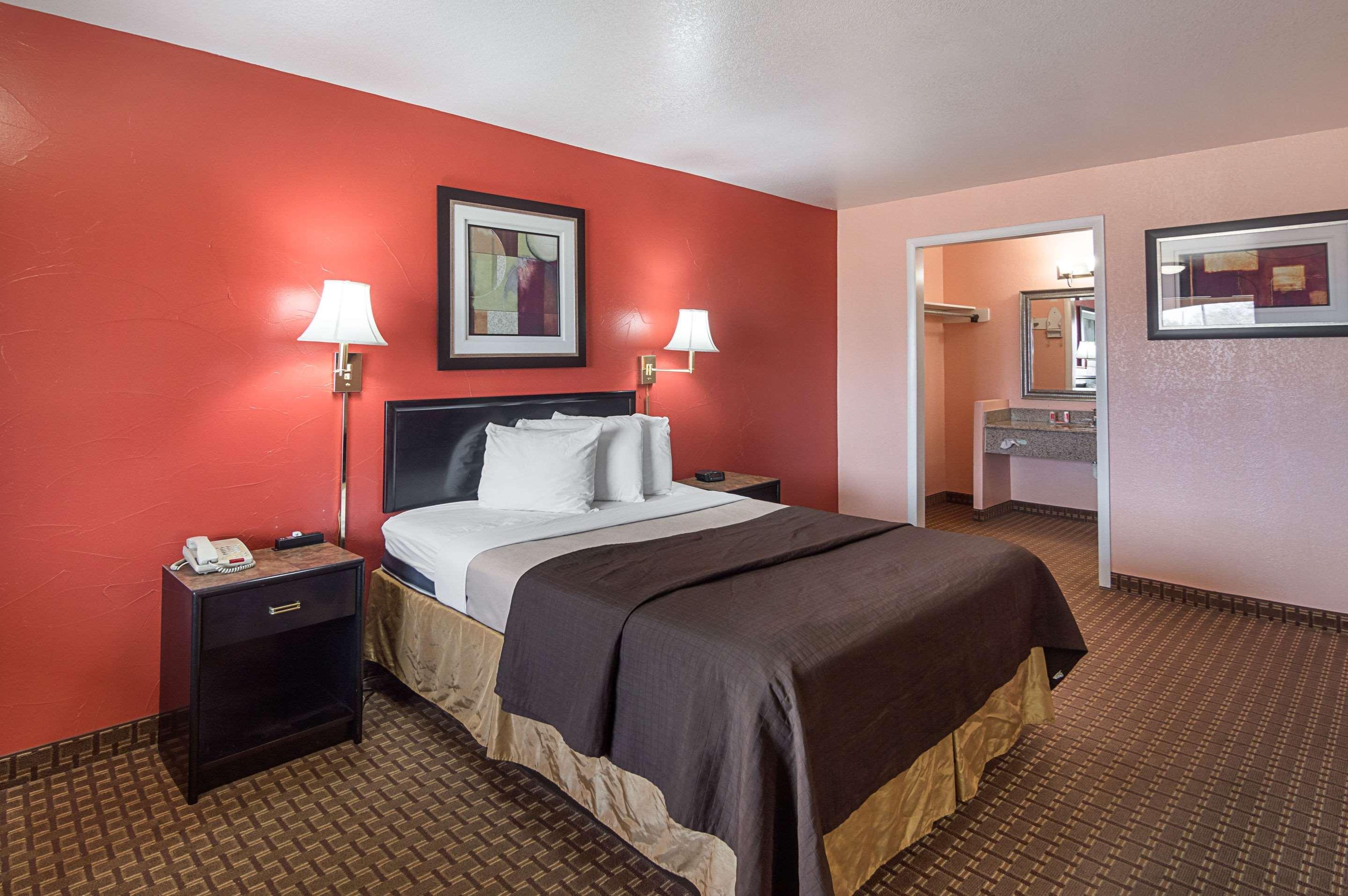 Double King Bed Non Smoking