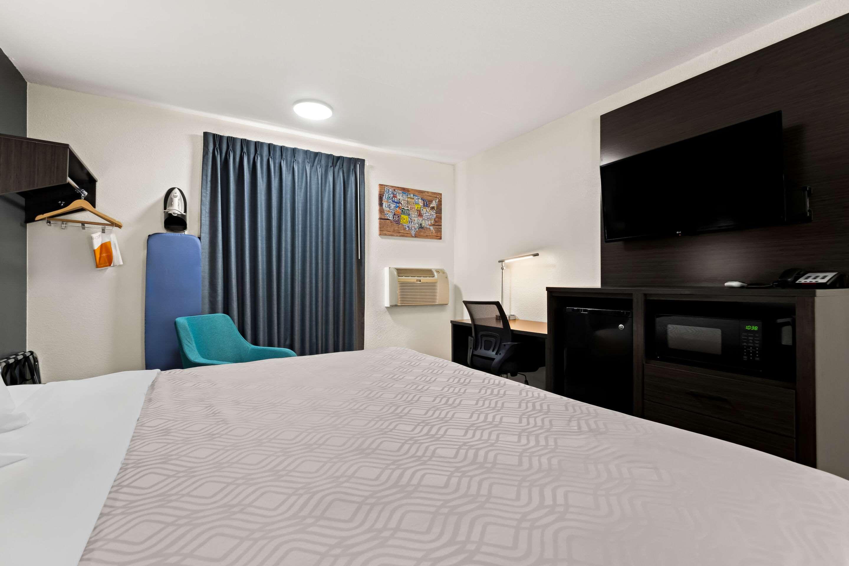 Double King Bed Non Smoking