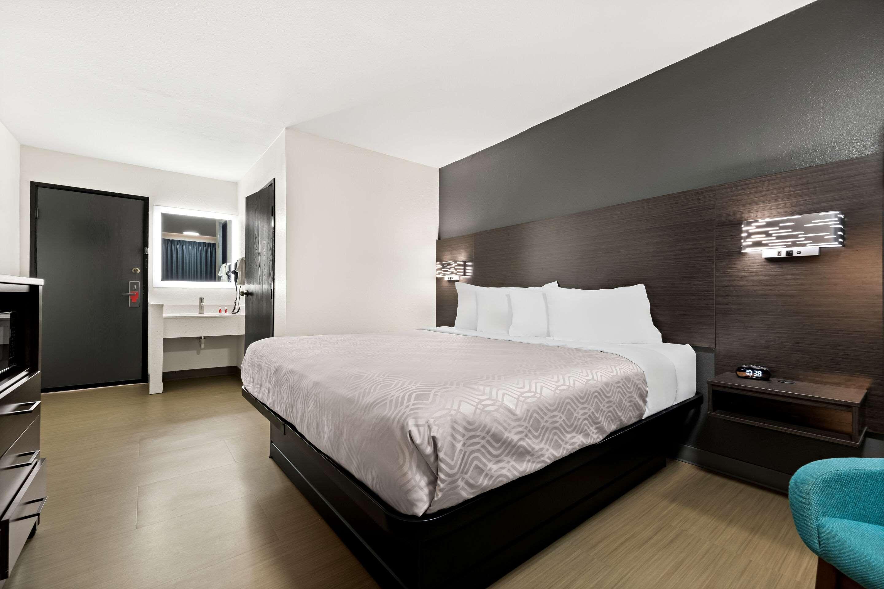 Double King Bed Non Smoking