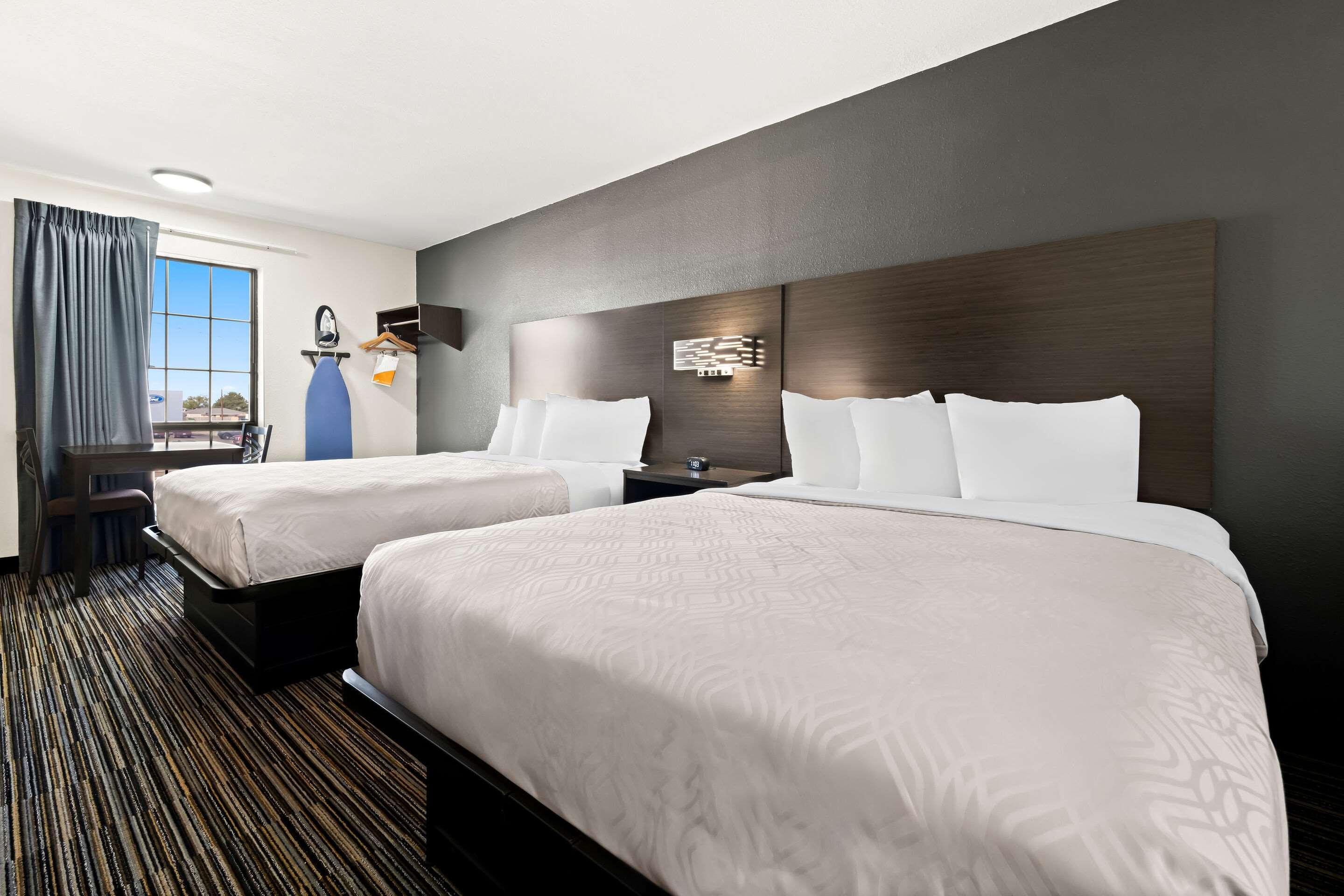 Quadruple Two Queen Beds Non Smoking