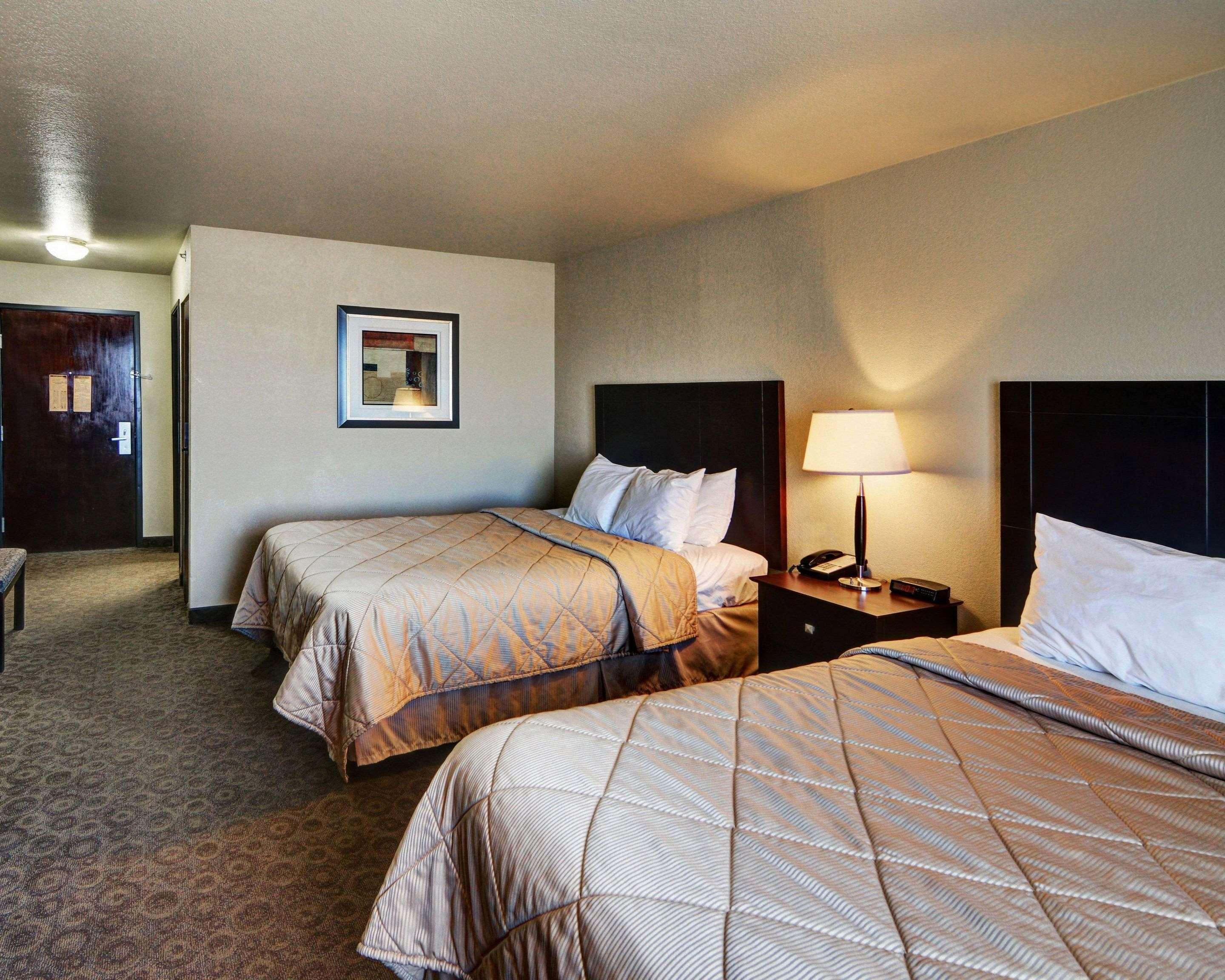 Double Two Queen Beds Non Smoking