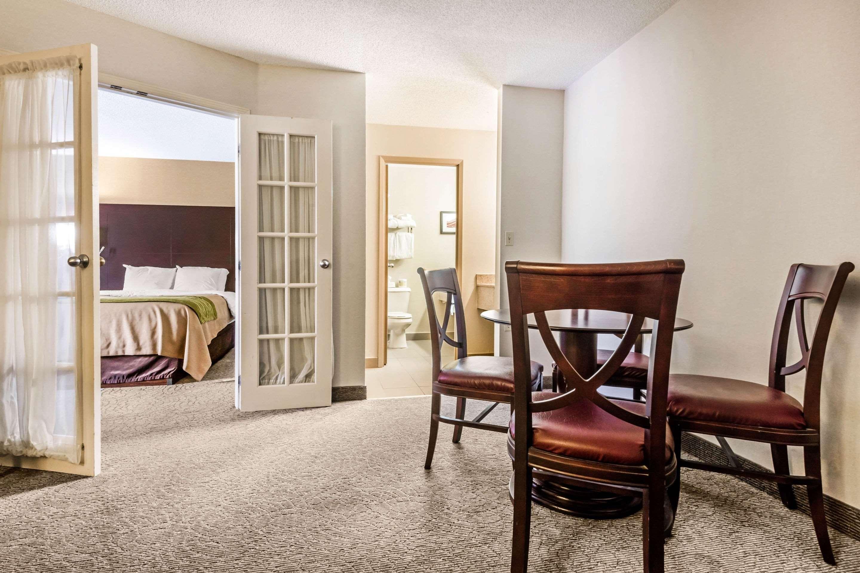 Quadruple Two Queen Beds