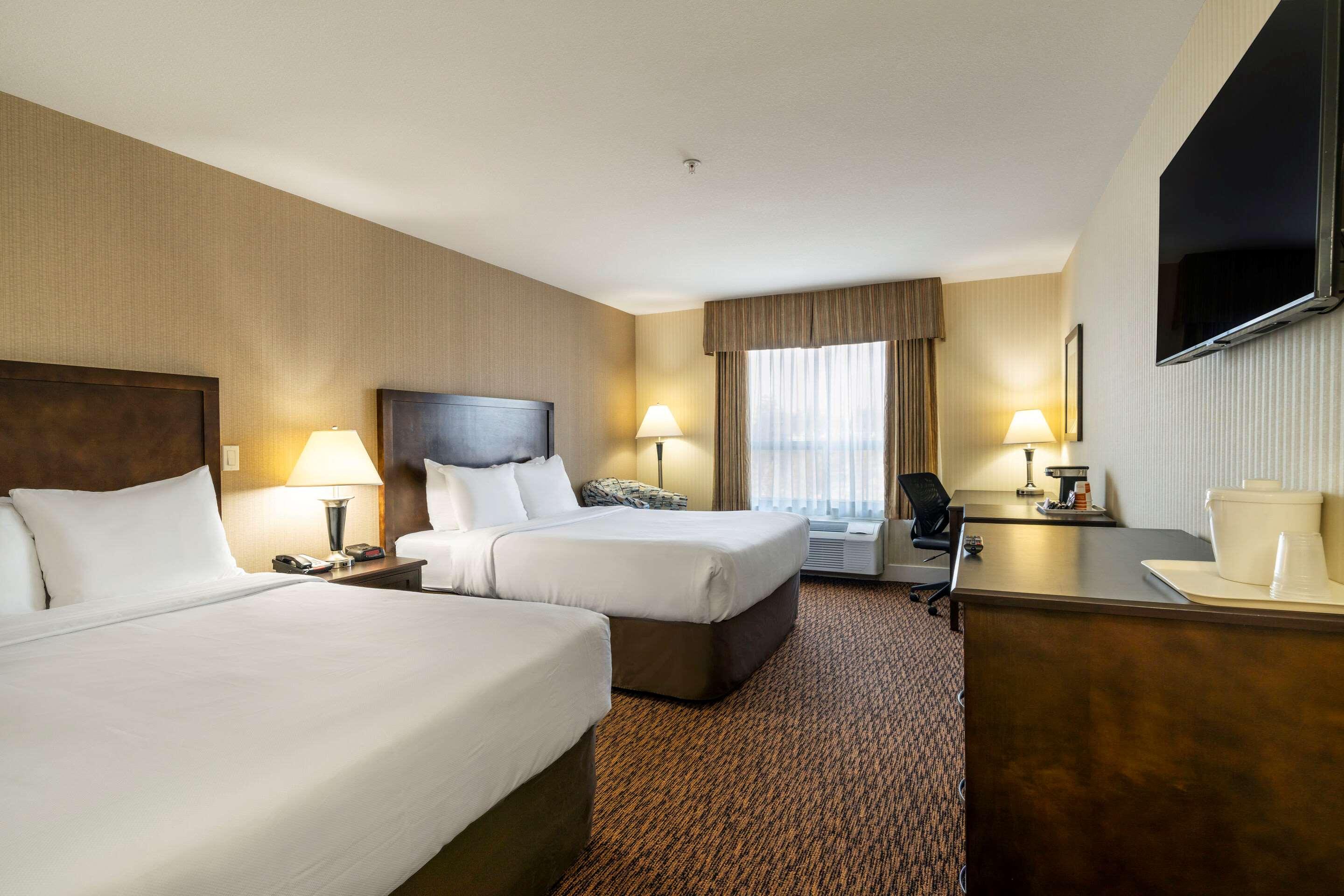 Double Two Queen Beds Non Smoking