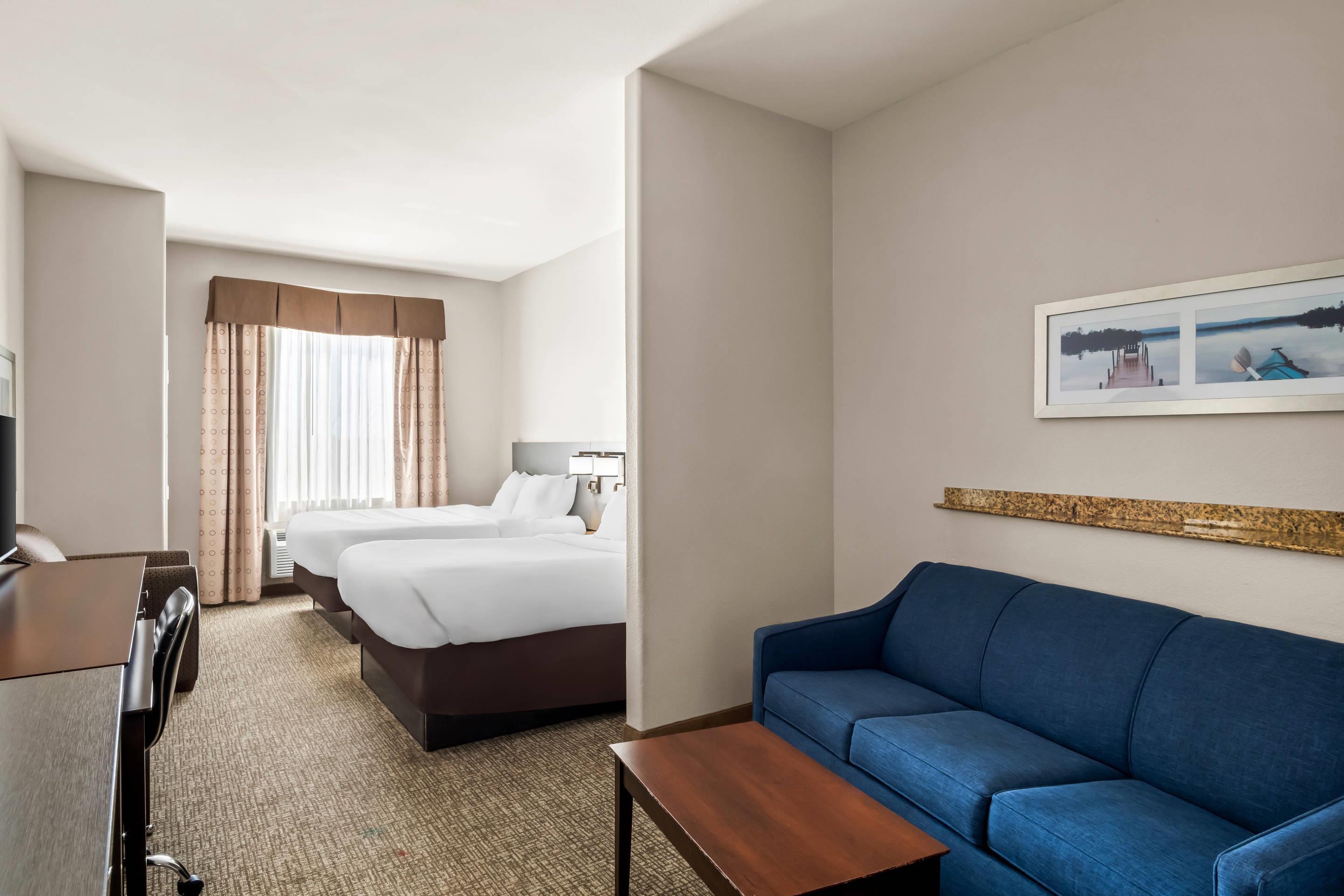 Suite Two Queen Beds Non Smoking