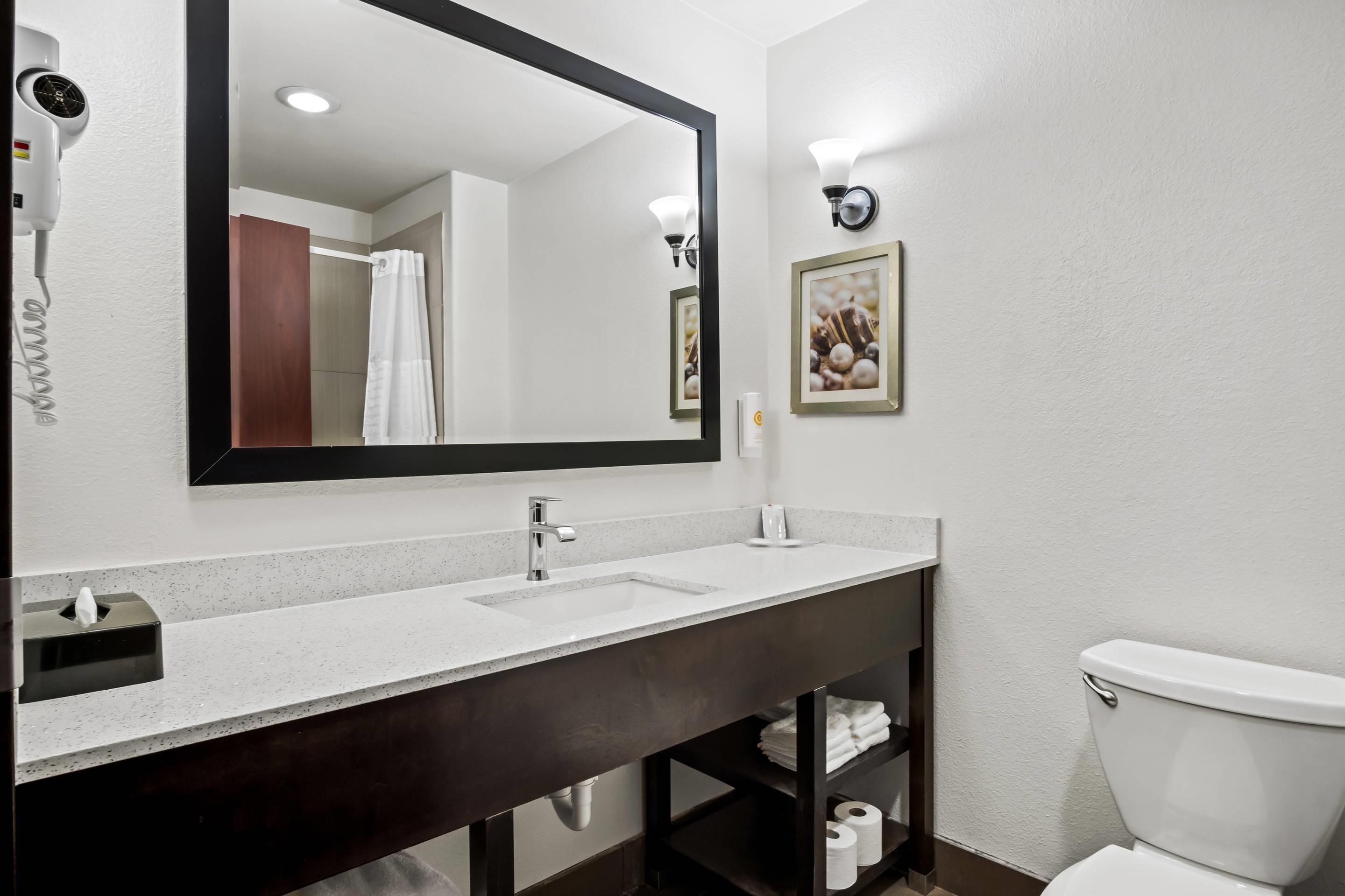 Suite Two Queen Beds Non Smoking