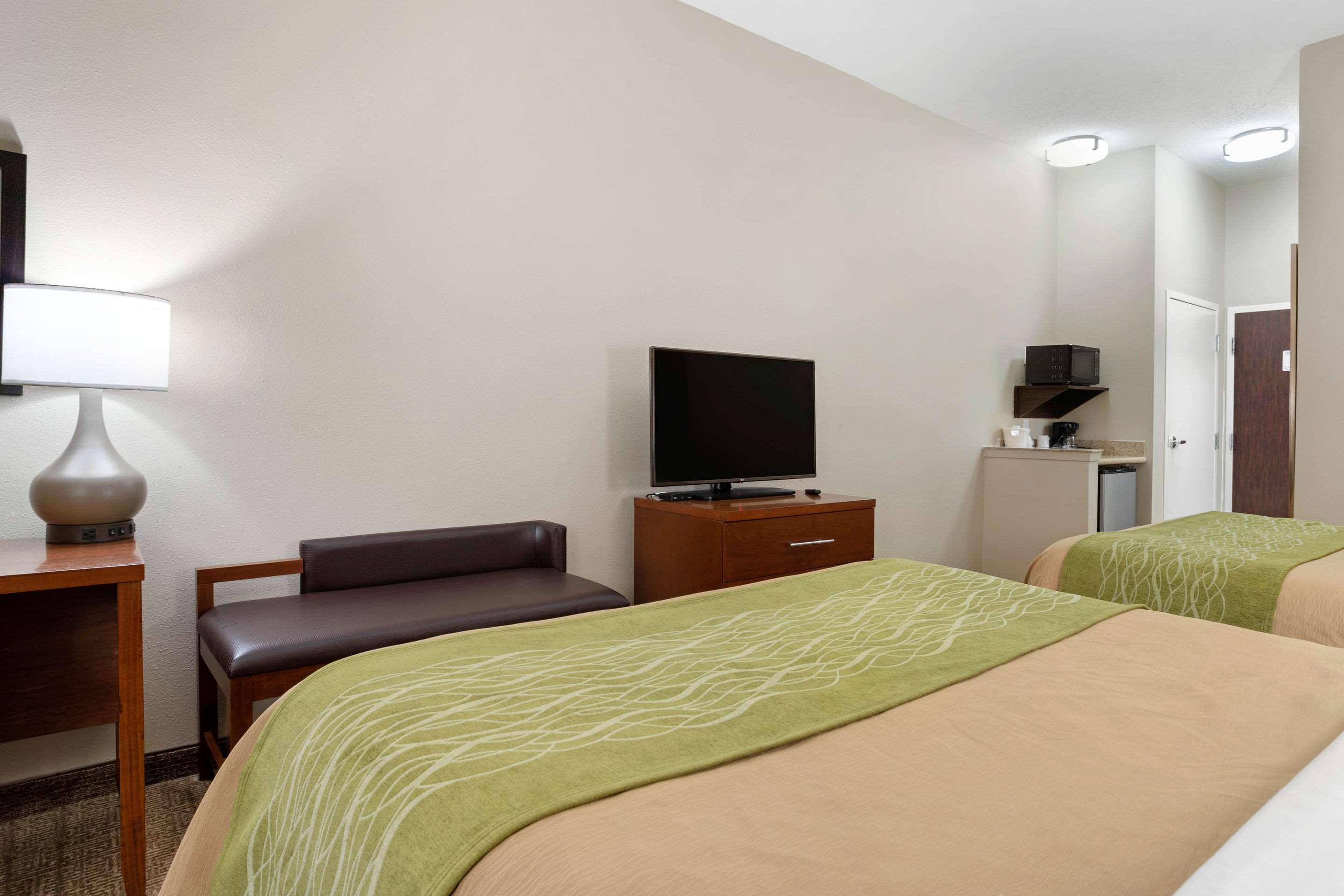 Double Two Queen Beds Non Smoking