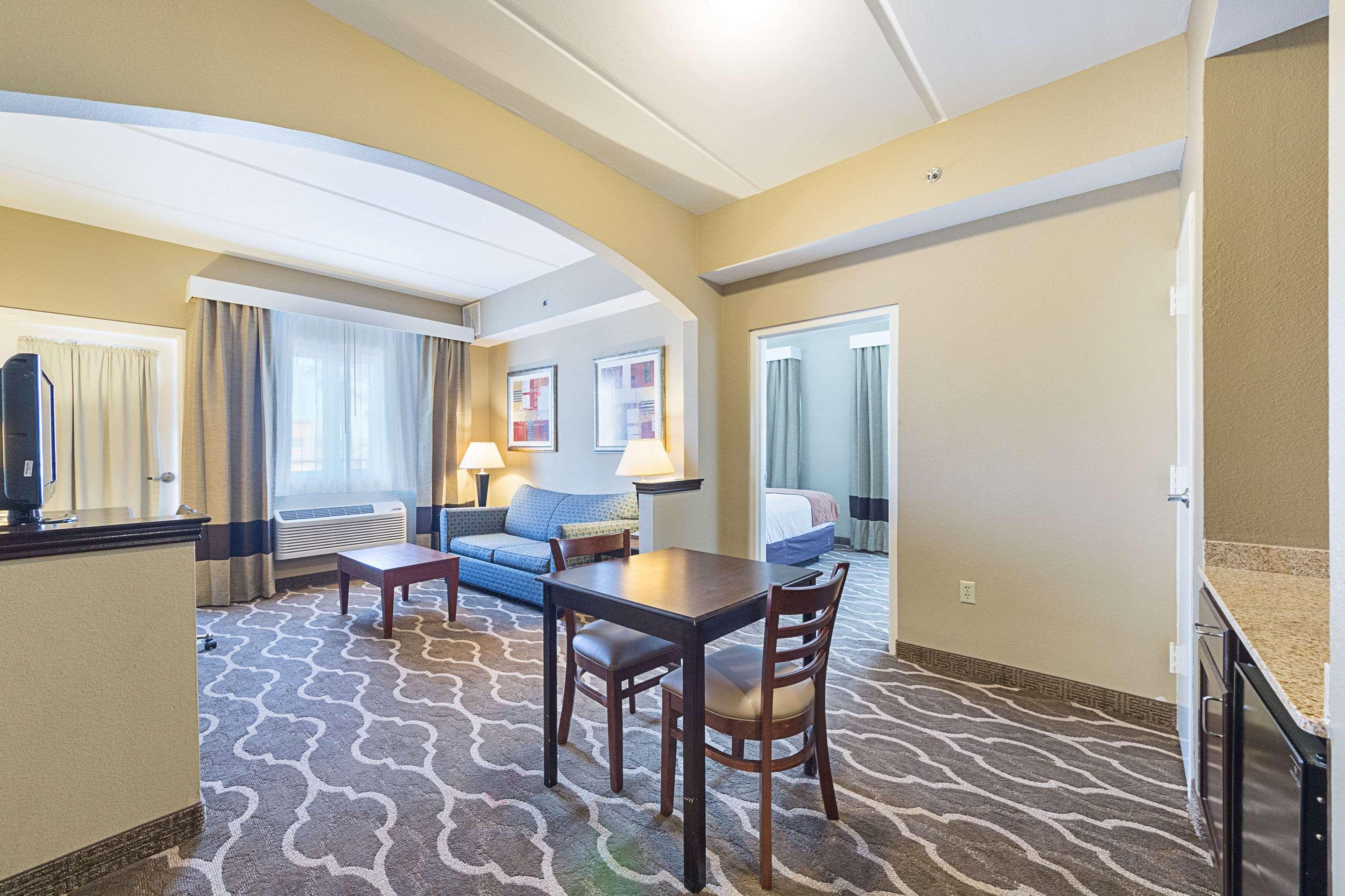 Suite Two Queen Beds