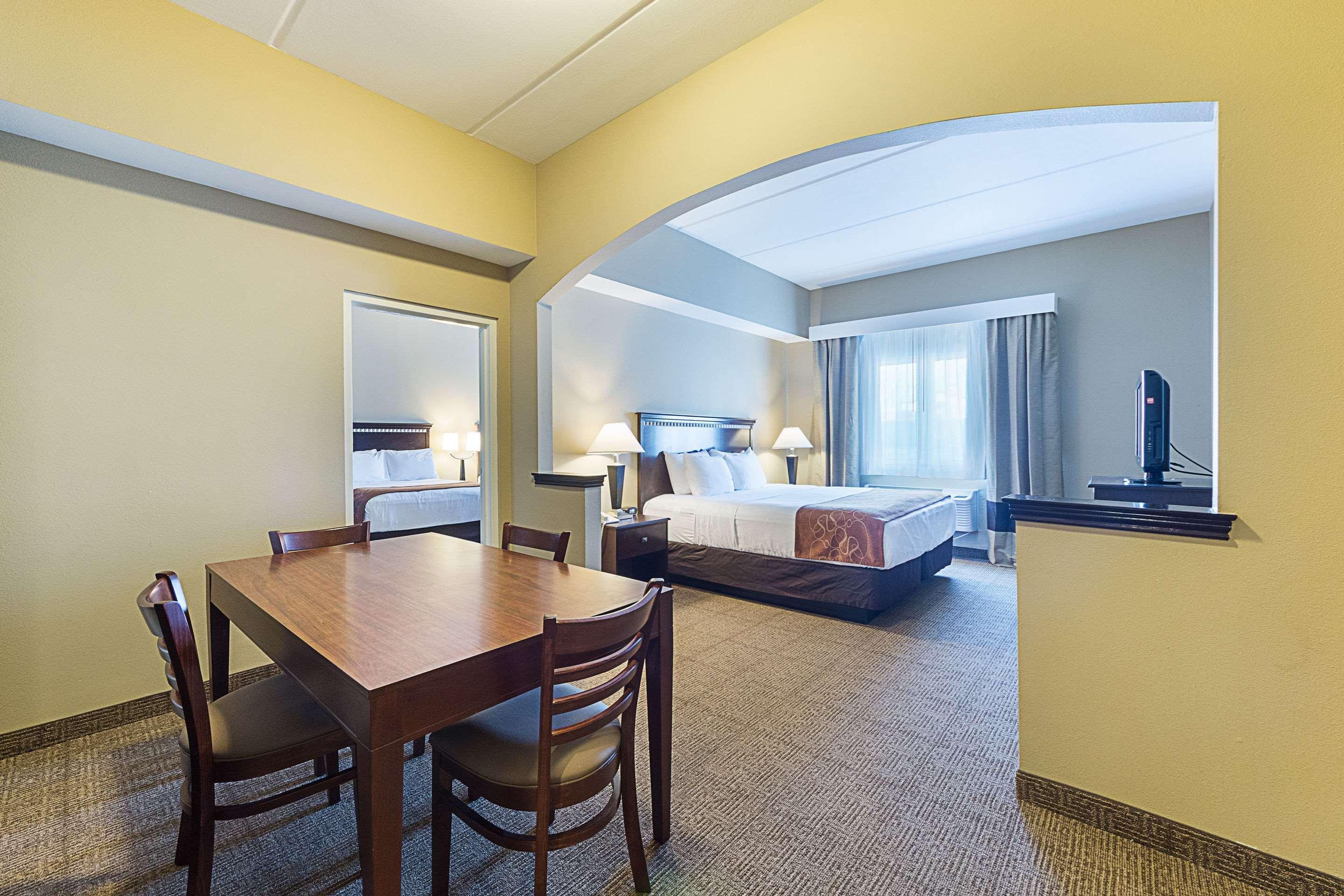 Suite Two Queen Beds