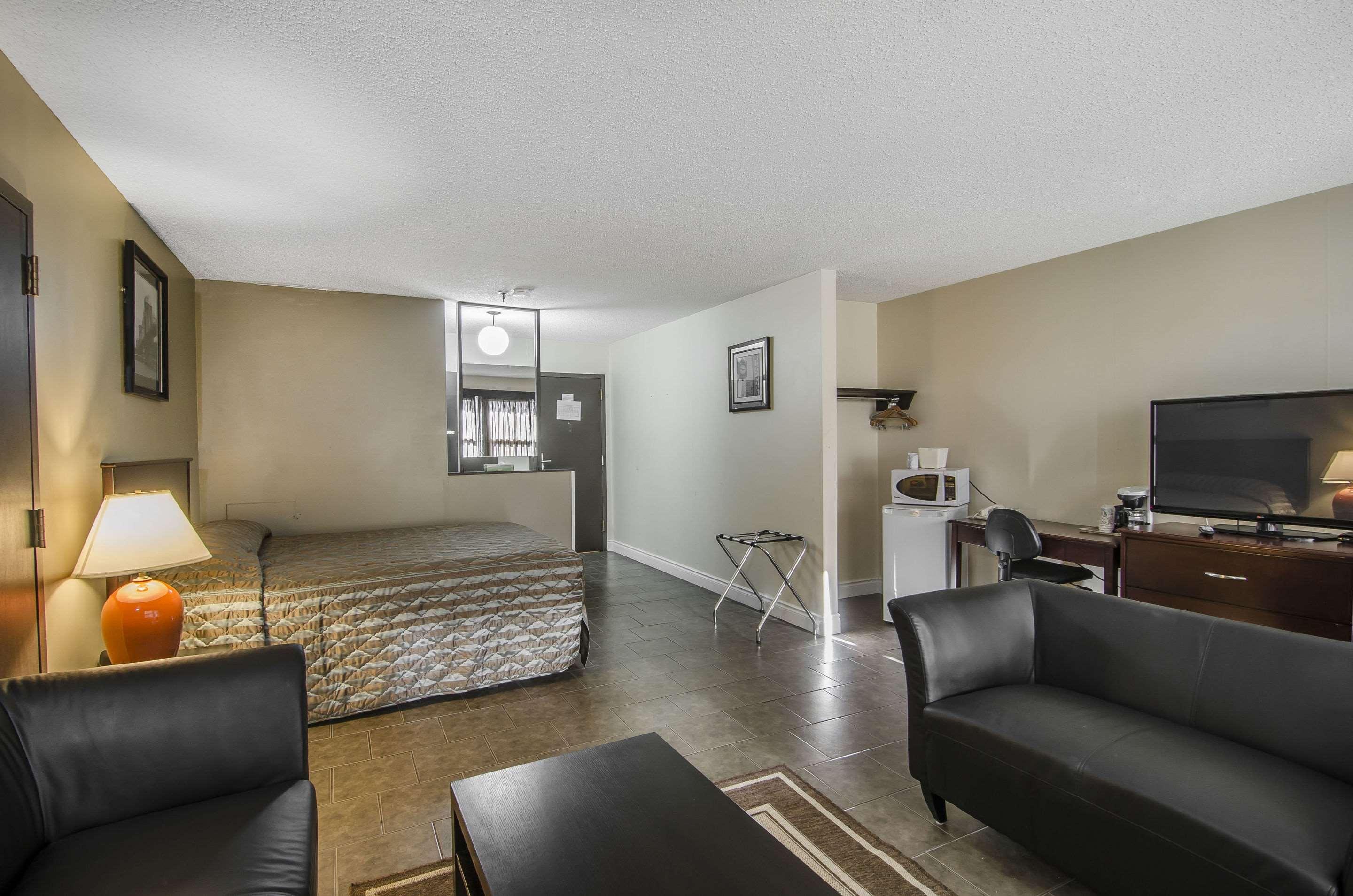 Suite Queen Bed Non Smoking