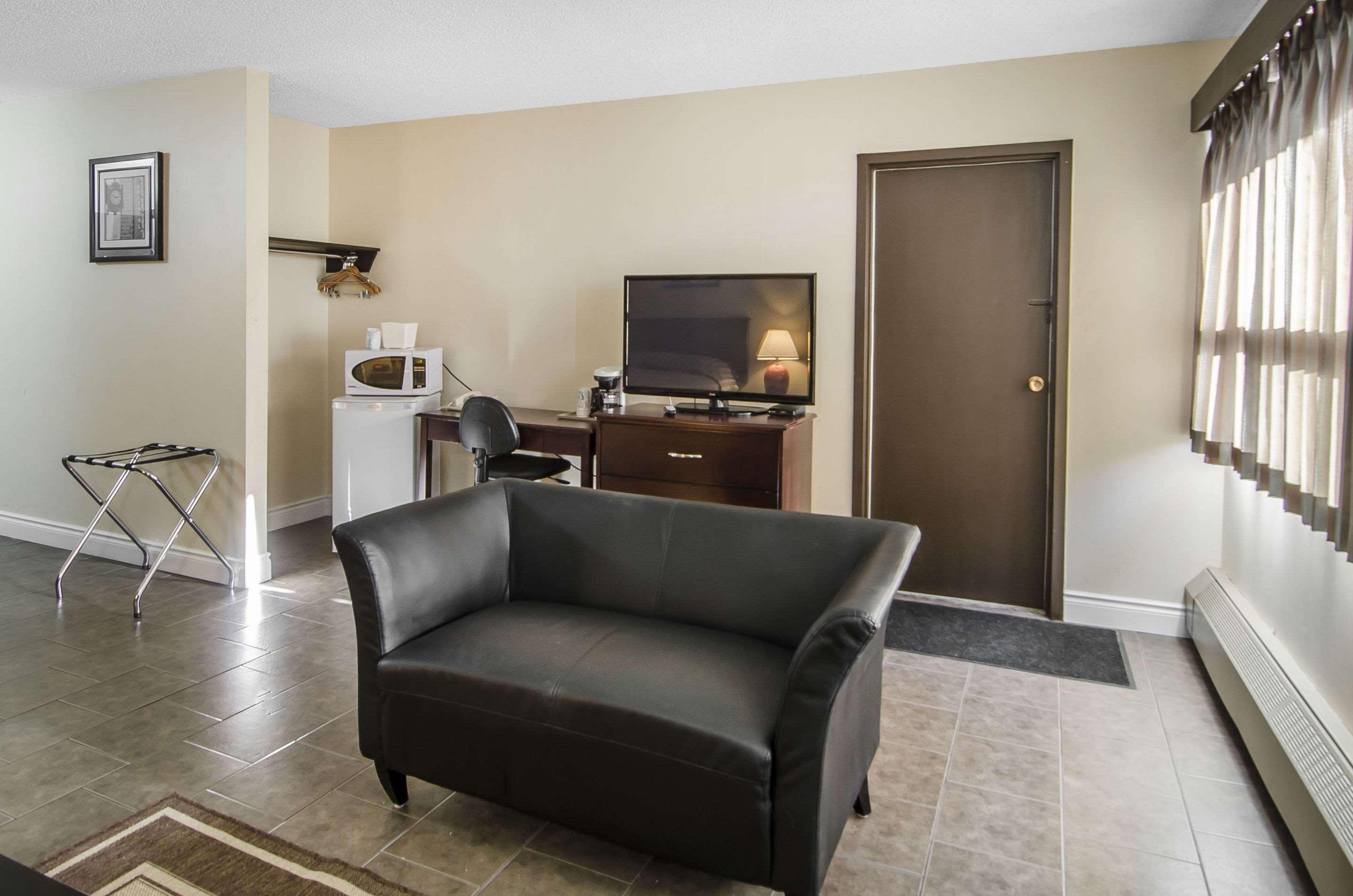 Suite Queen Bed Non Smoking