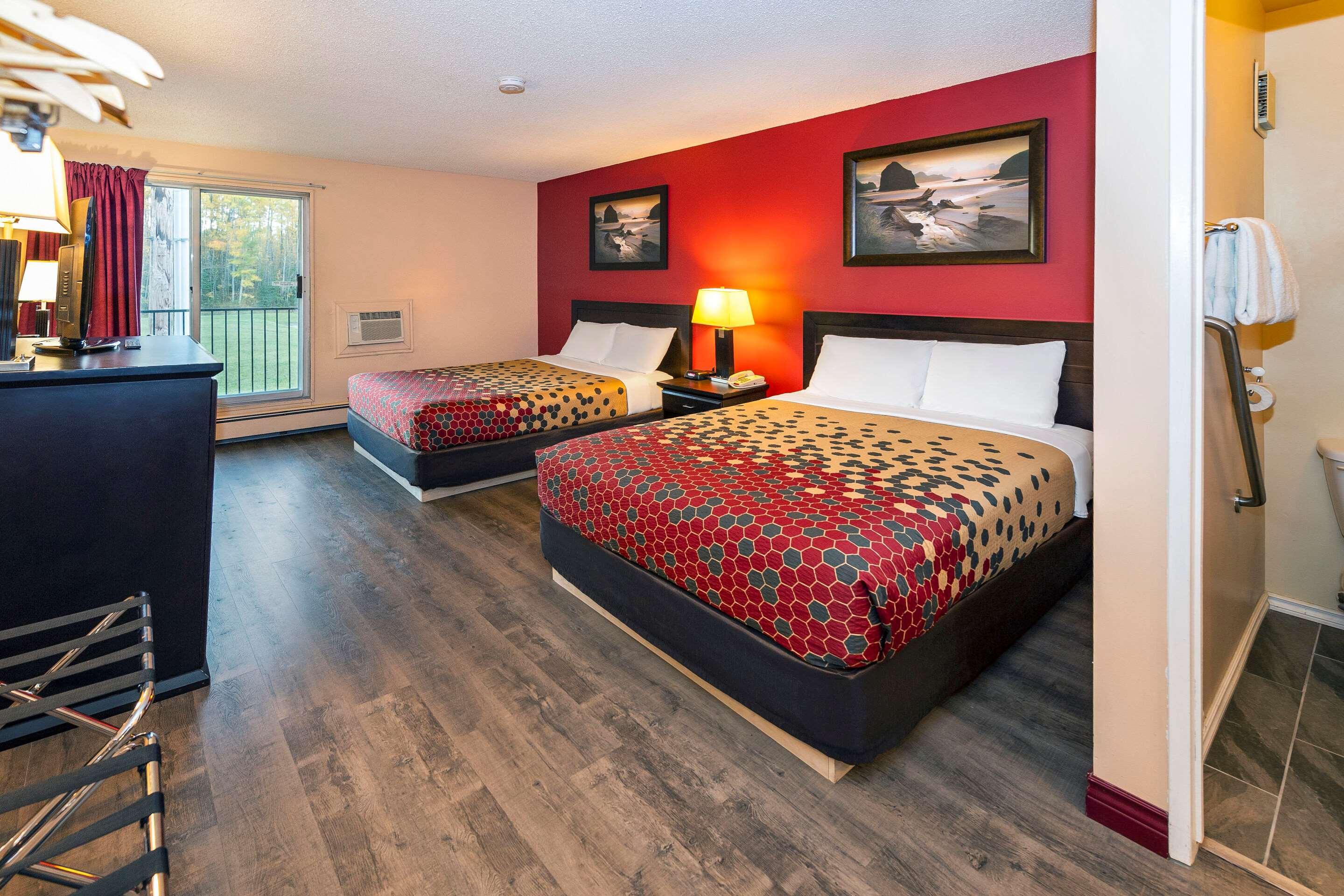 Double Two Queen Beds Non Smoking