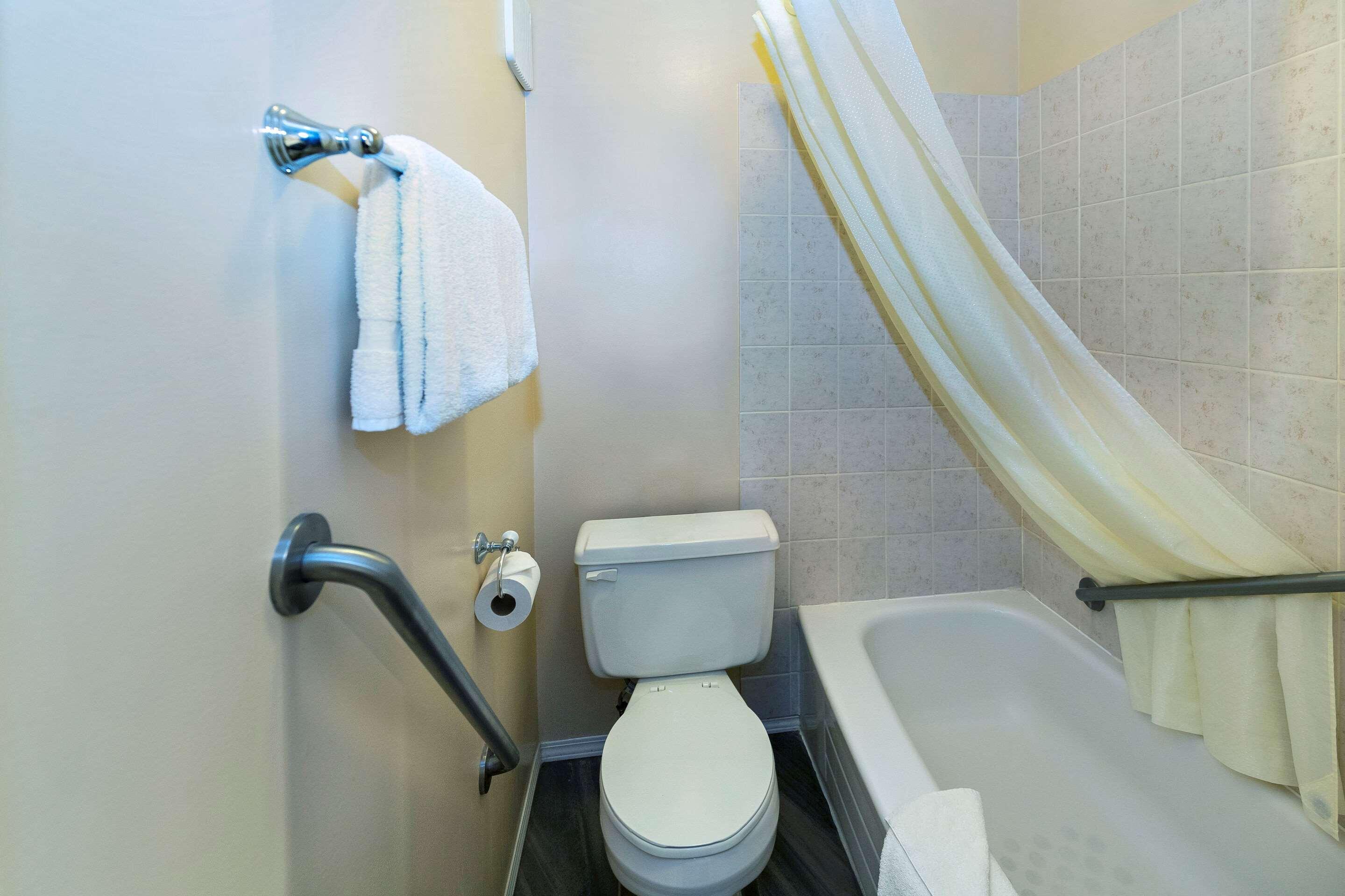 Double Queen Bed Non Smoking