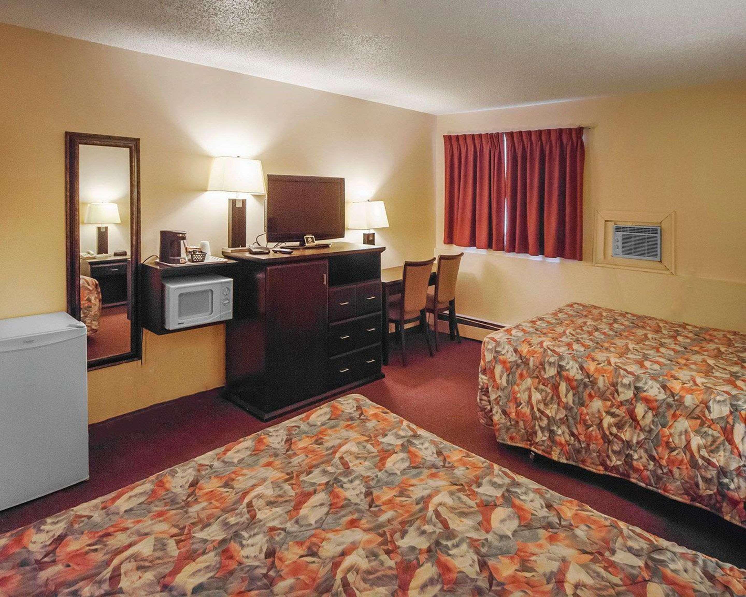 Double Two Queen Beds Non Smoking