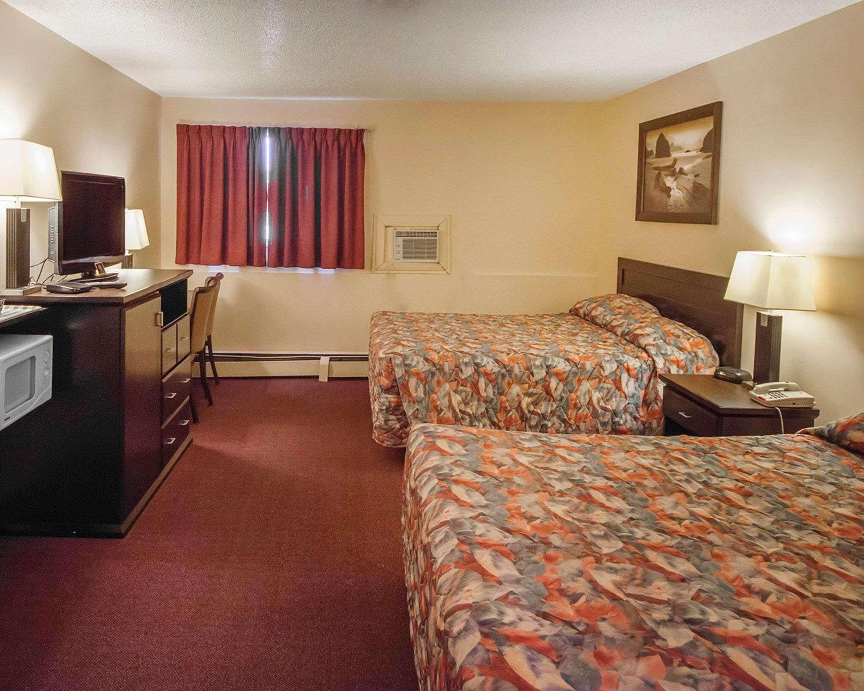 Double Two Queen Beds Non Smoking