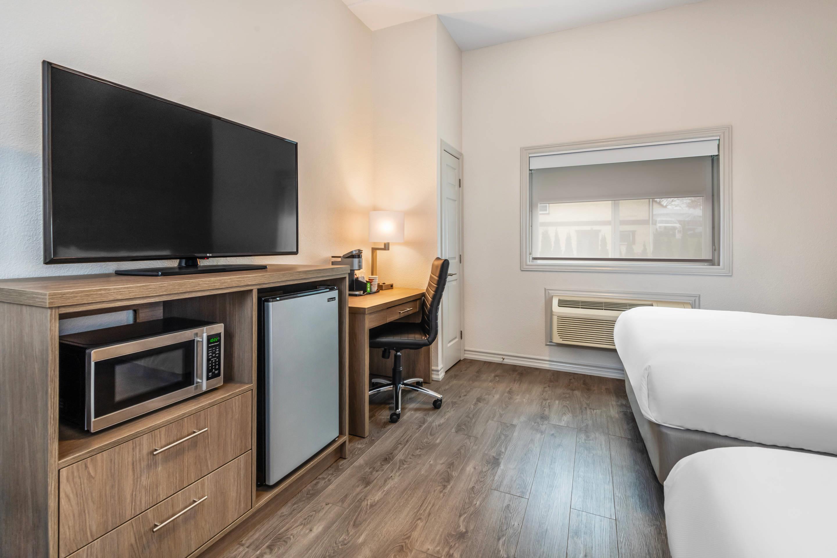 Quadruple Two Double Beds Non Smoking