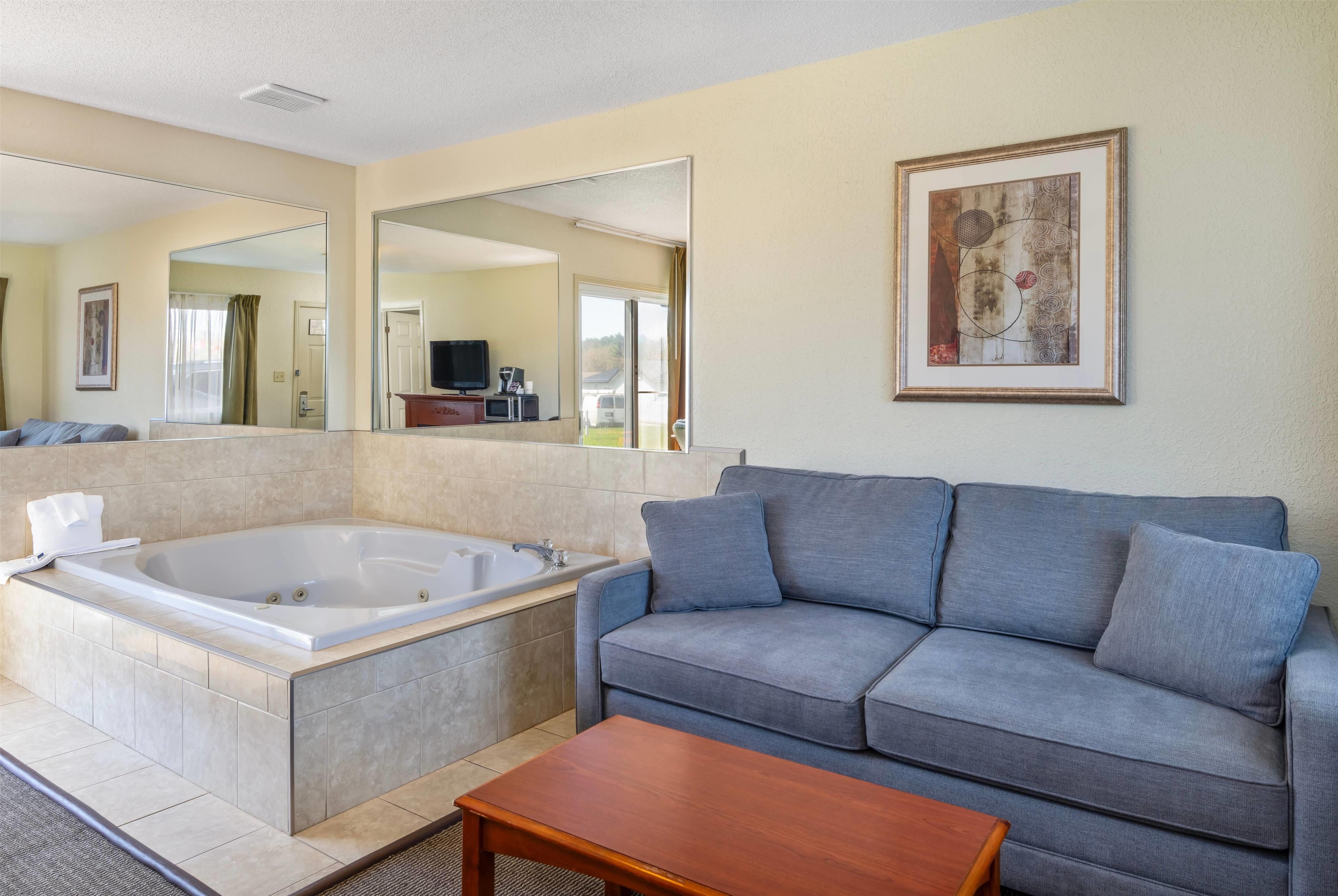 Suite Queen Size Bed