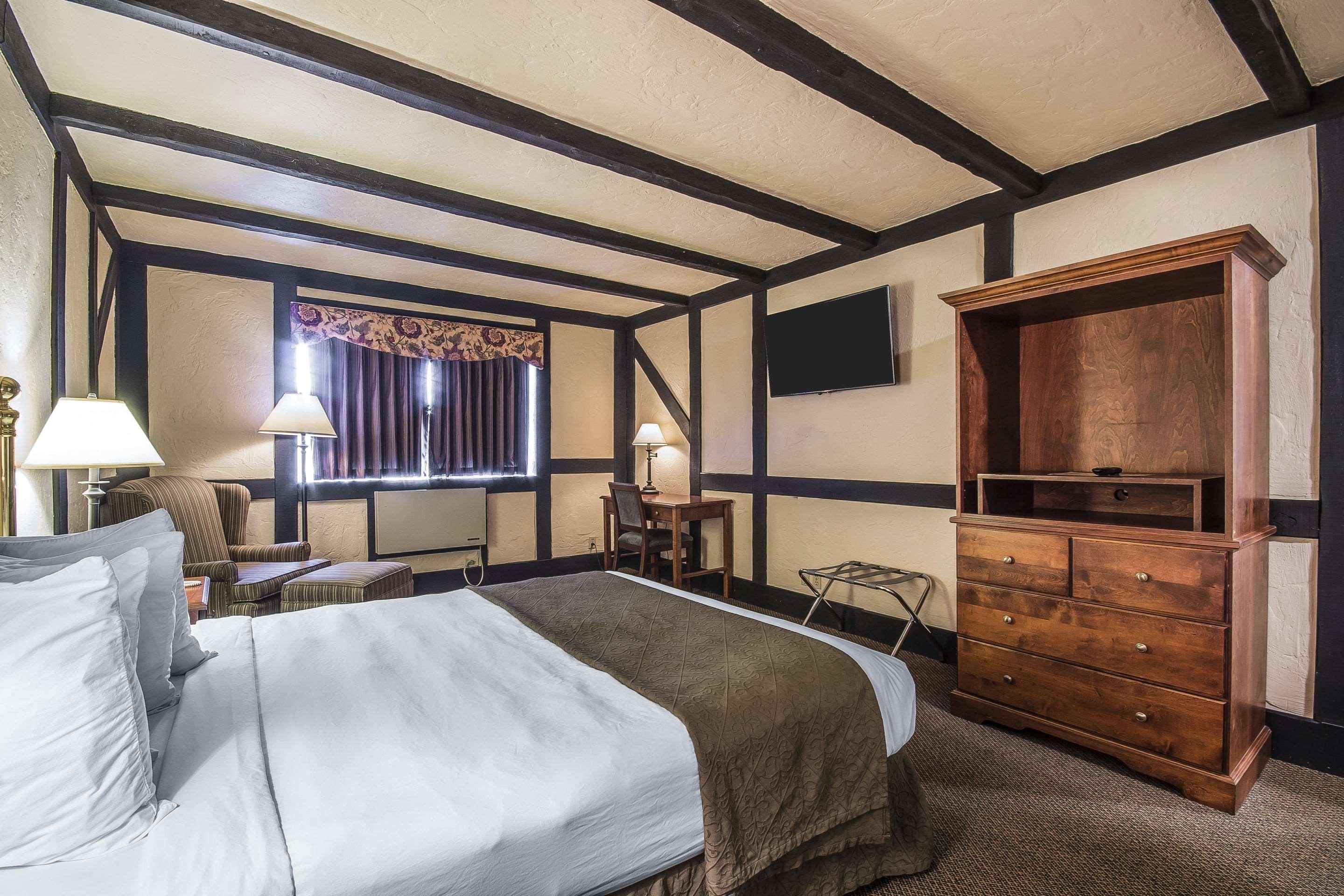 Double Queen Bed Non Smoking