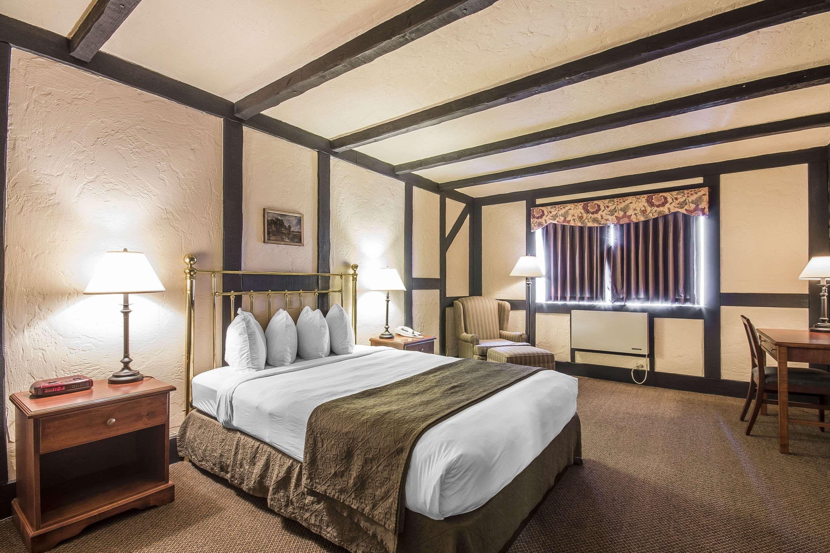 Double Queen Bed Non Smoking