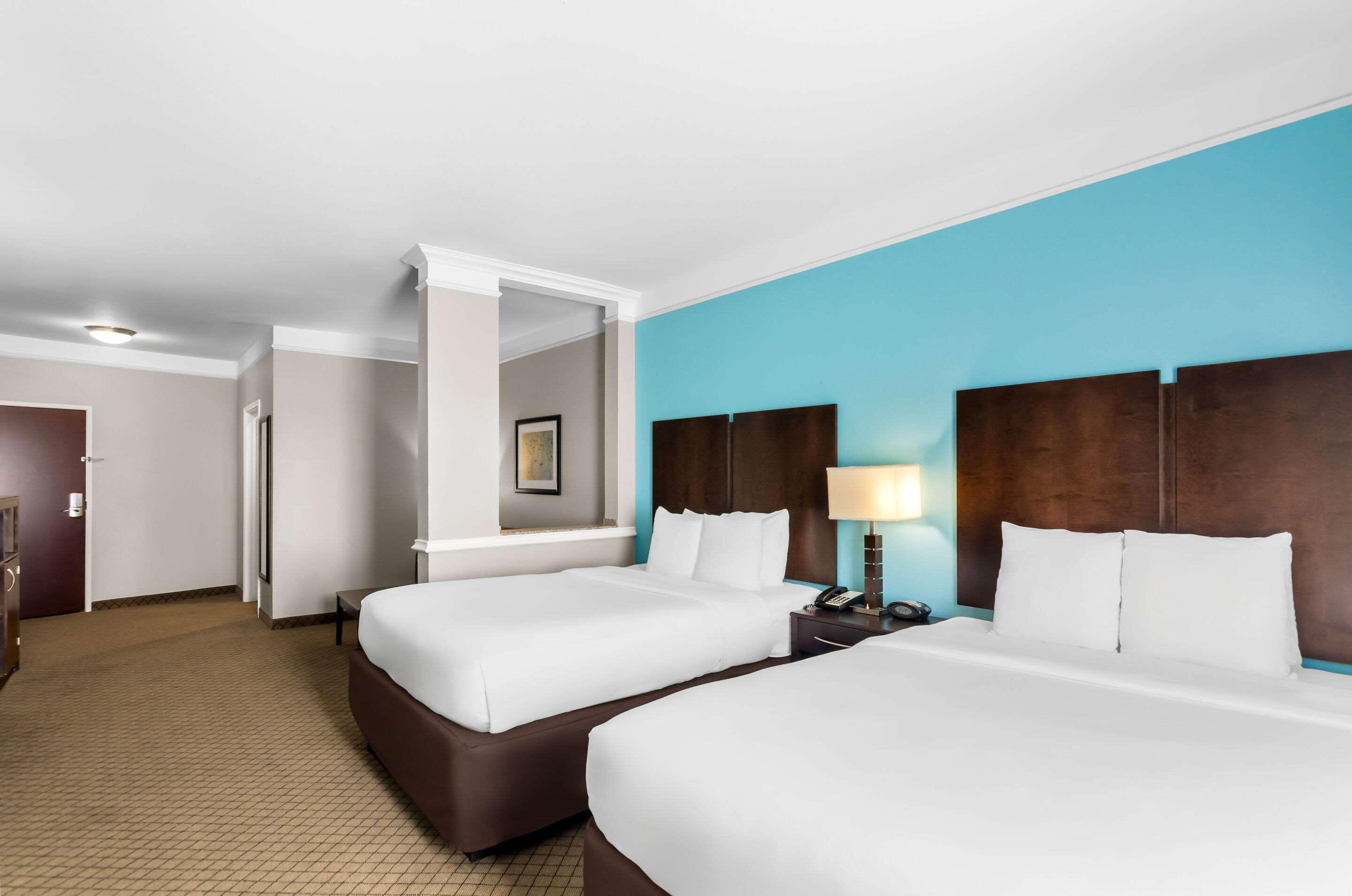 Suite Two Queen Beds Non Smoking