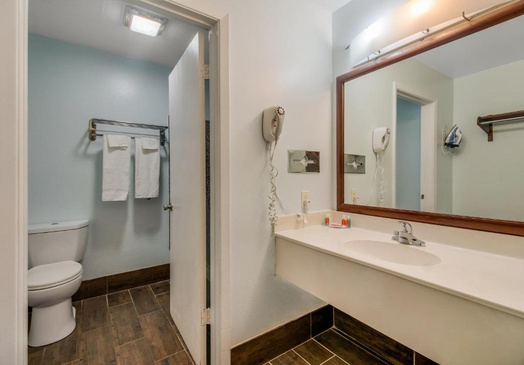 Double Two Queen Beds Non Smoking