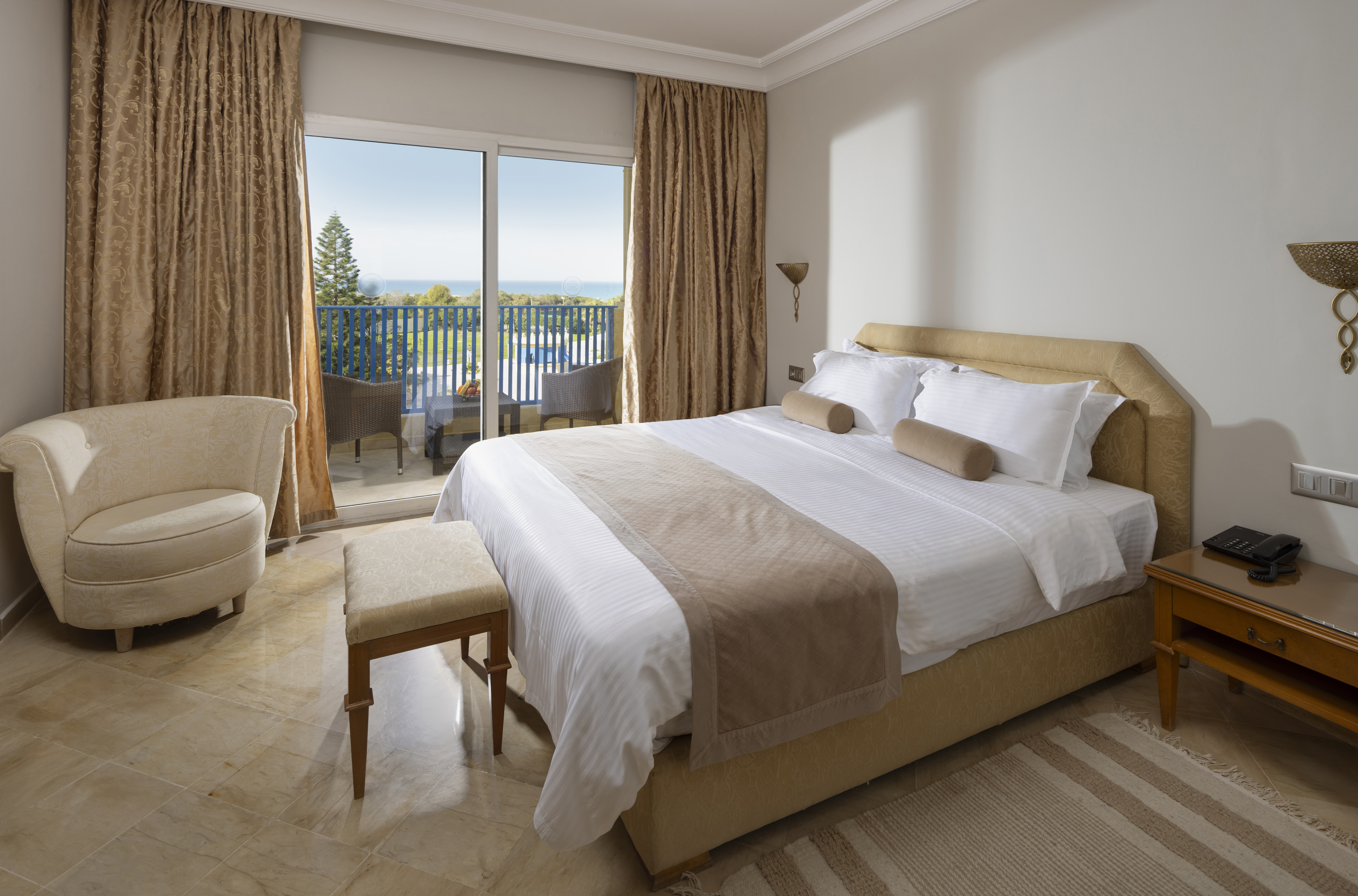 Suite Deluxe with Views