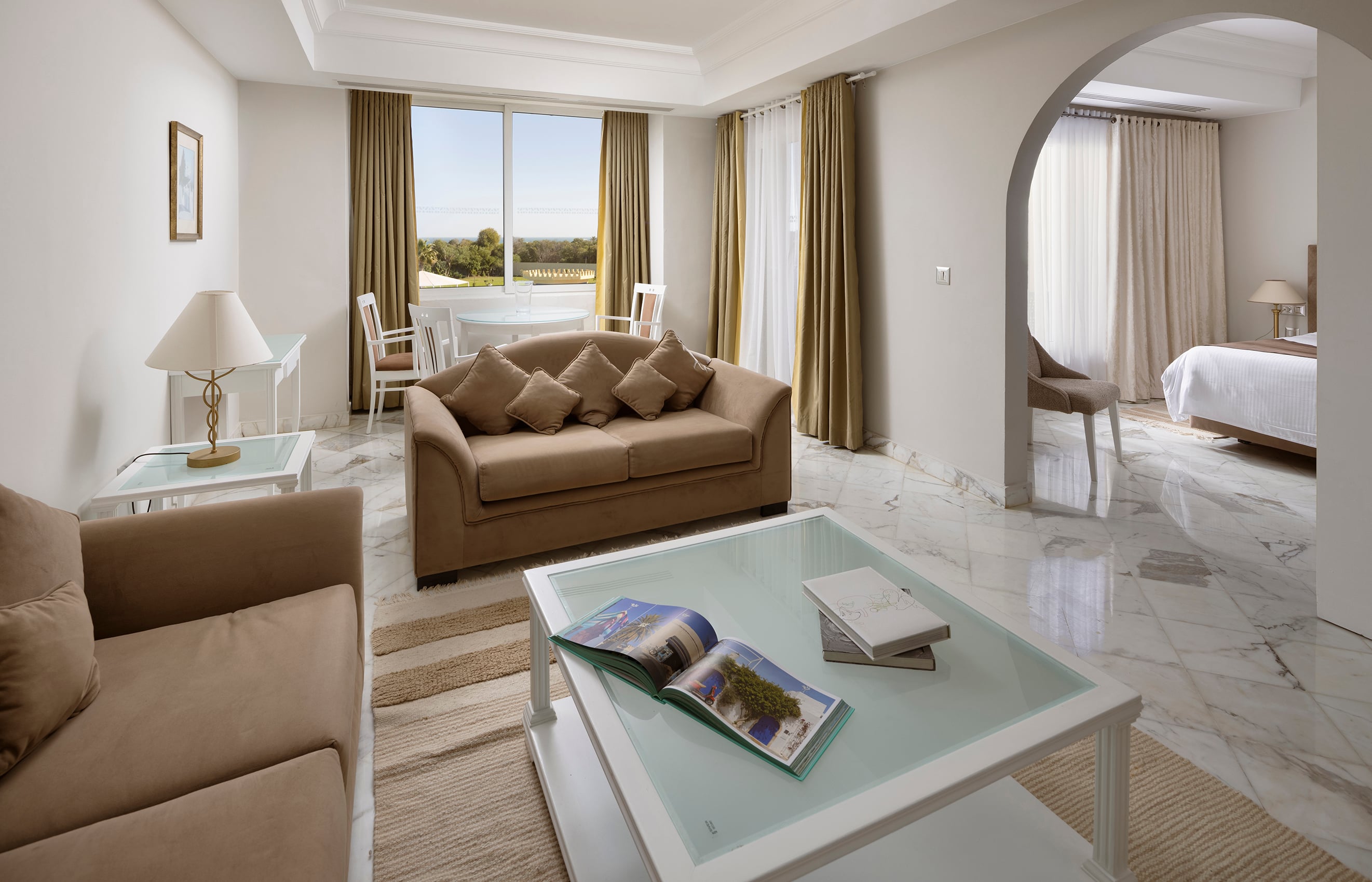 Suite Deluxe with Views