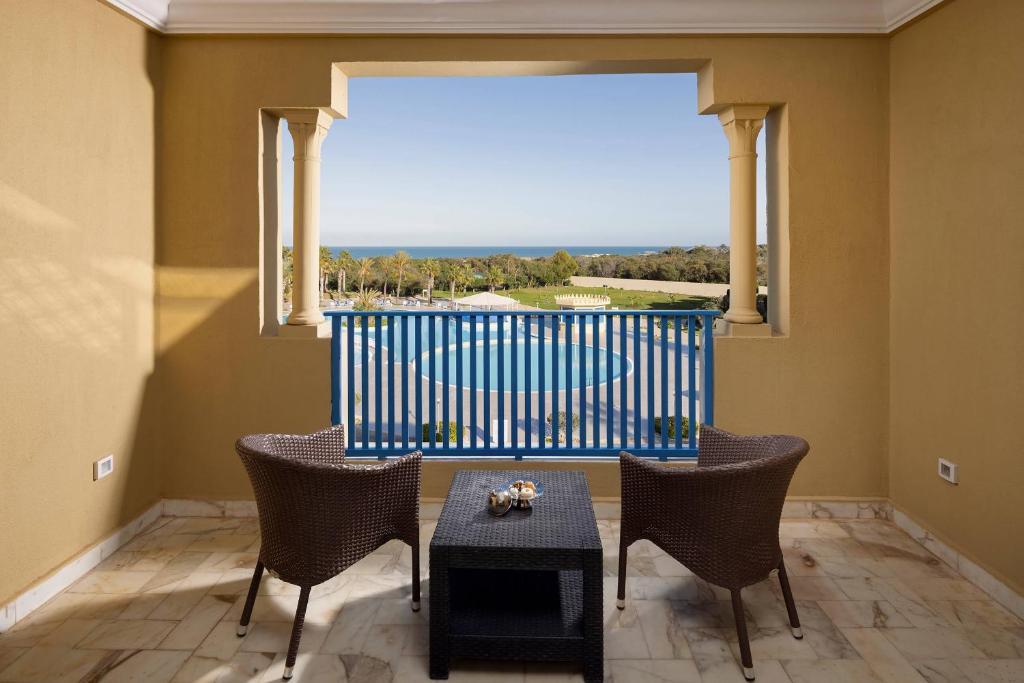 Suite Superior Pool View