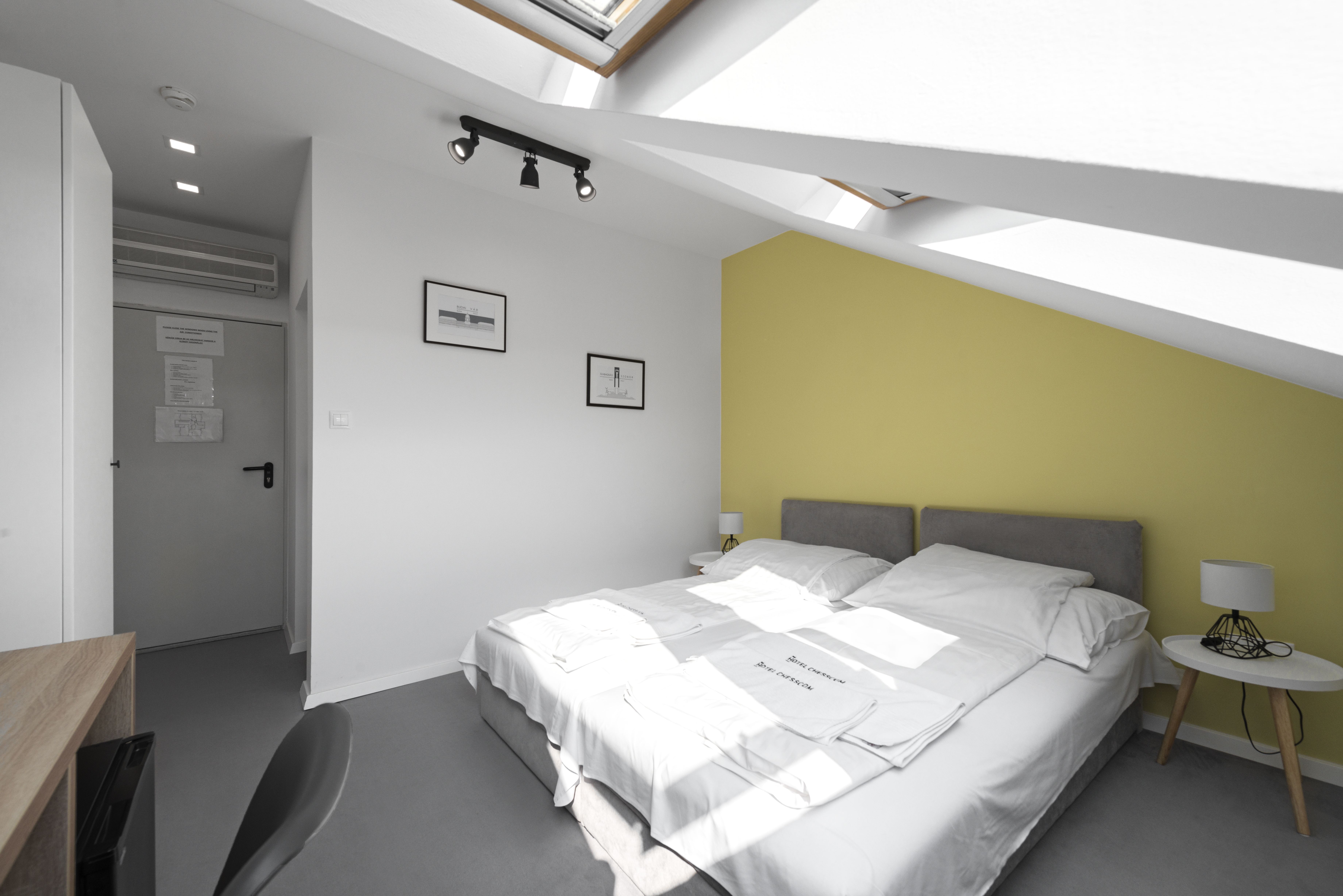 Double or Twin Standard