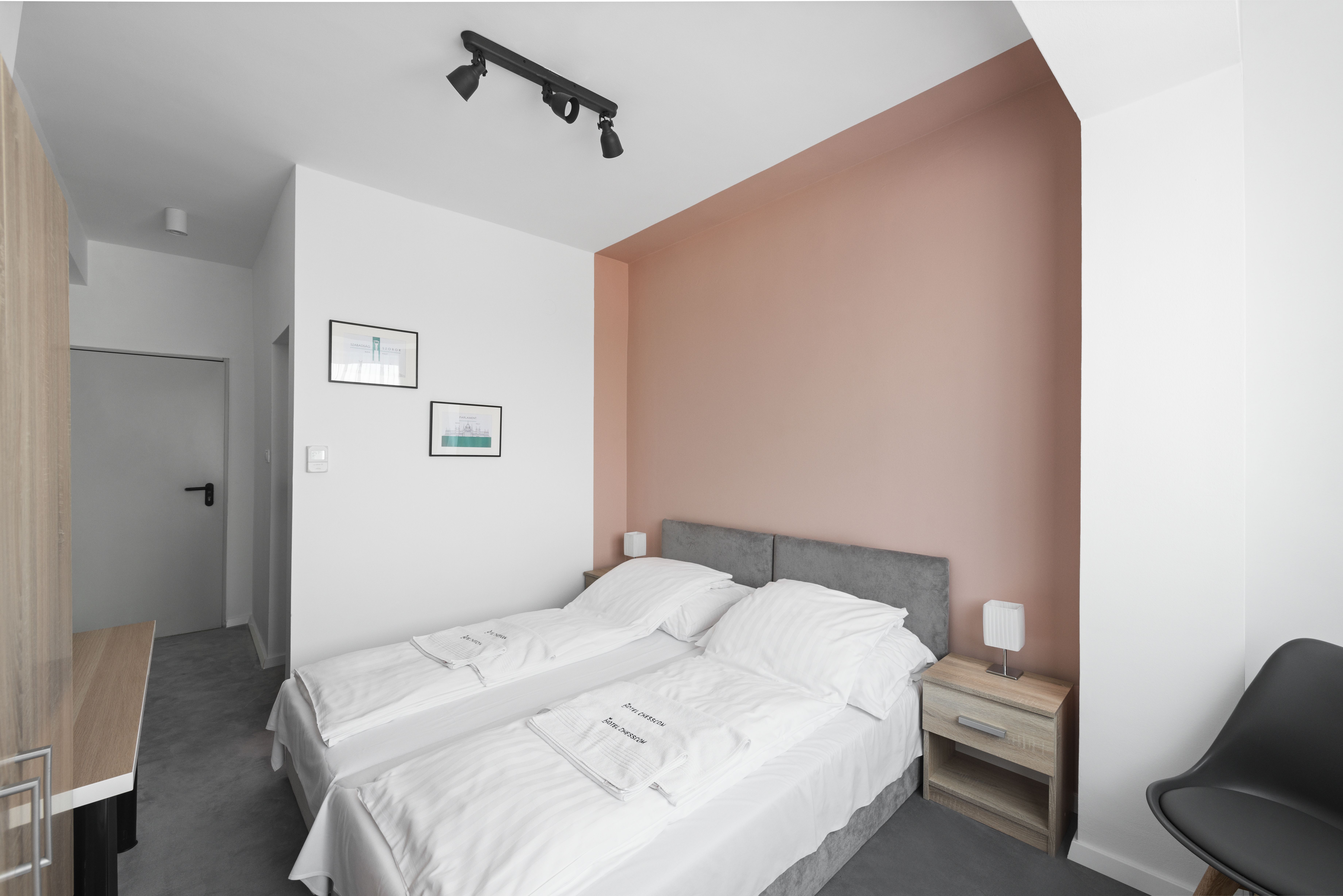 Double or Twin Standard