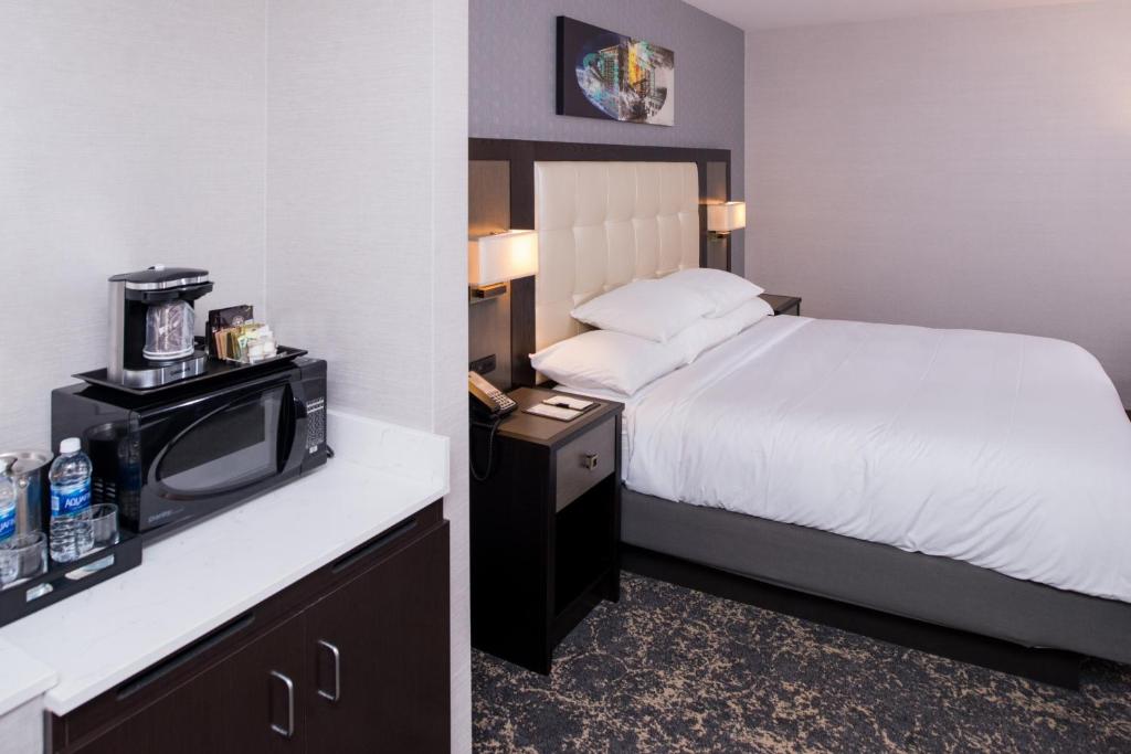 Studio King Size Bed