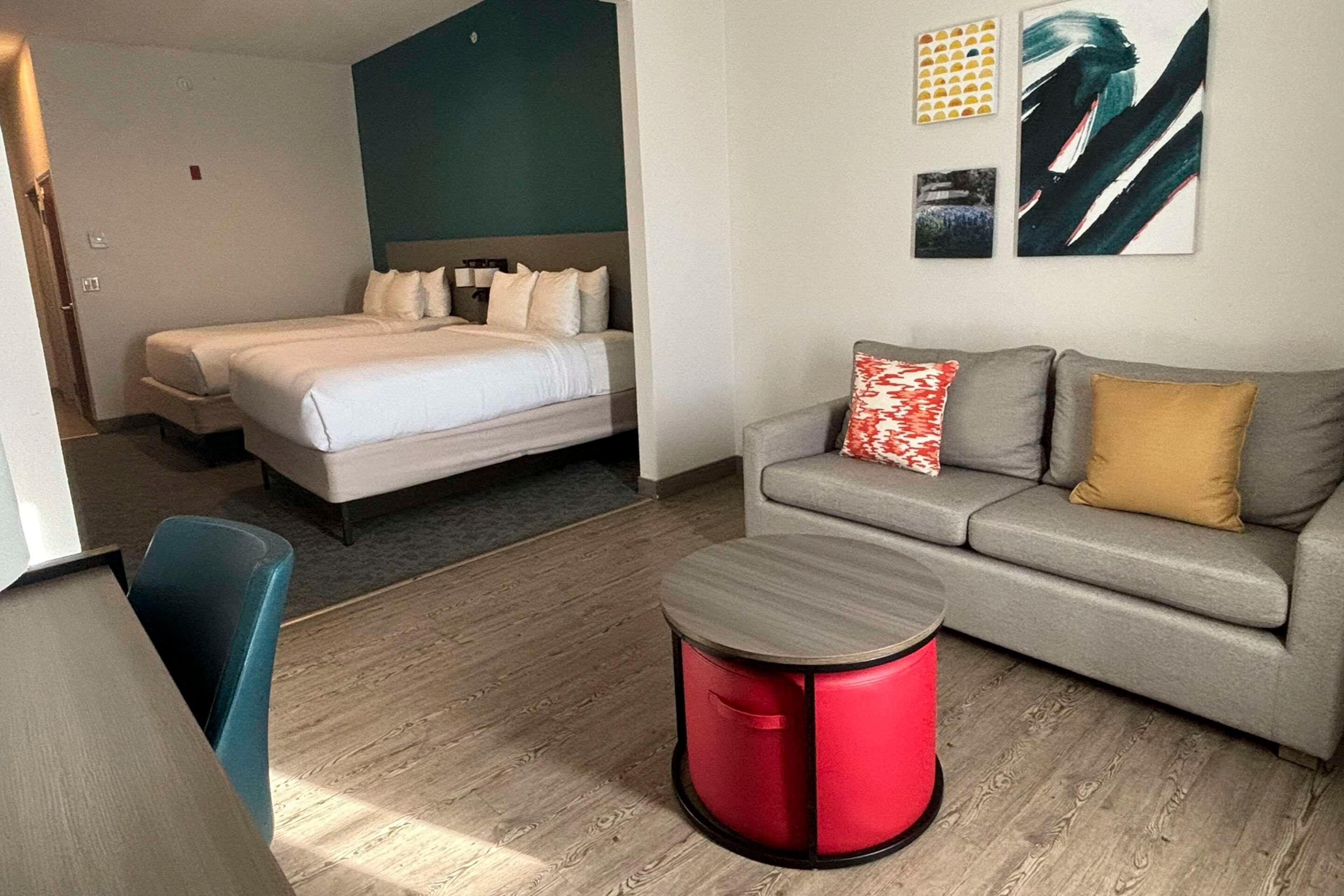 Suite Two Queen Beds