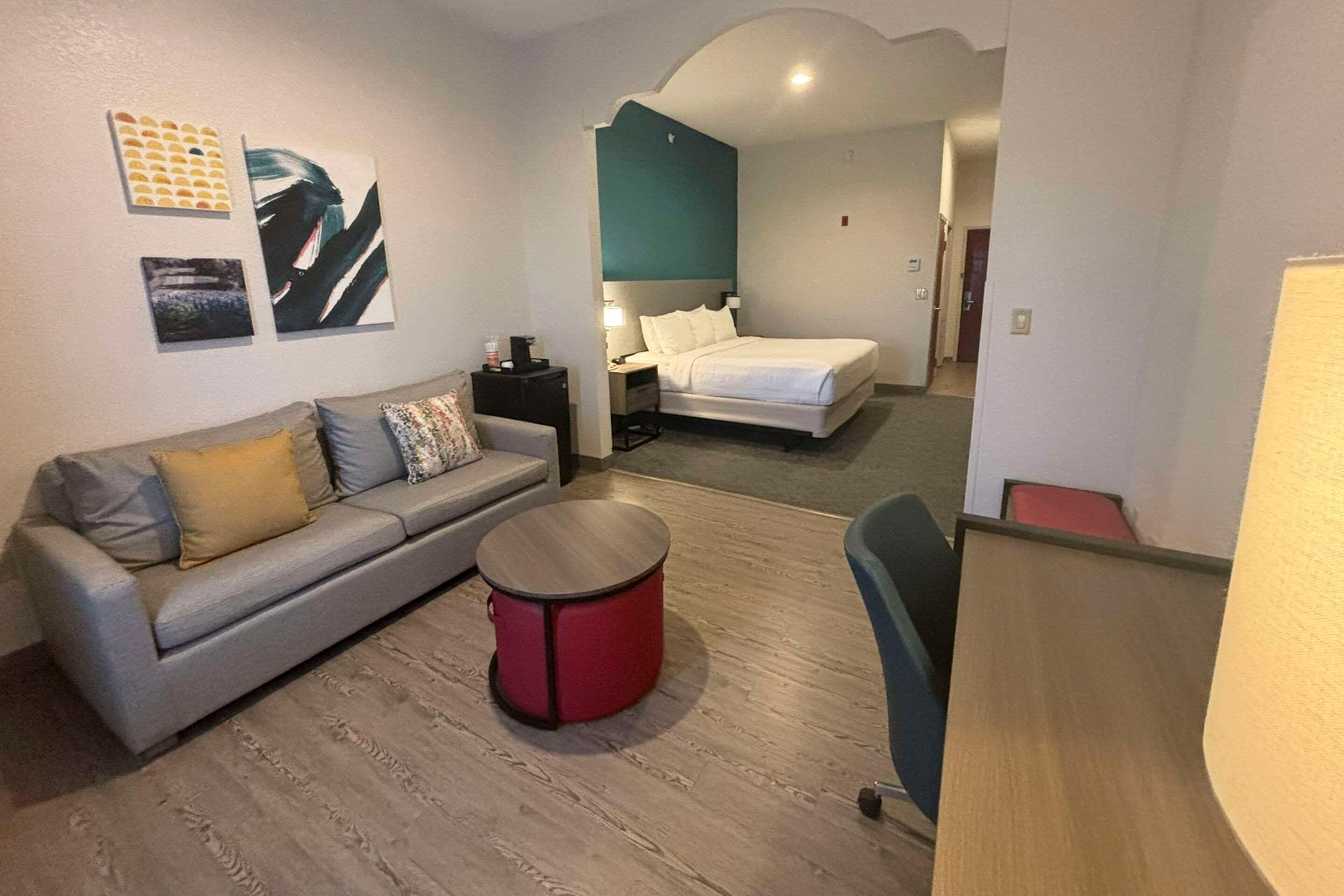 Suite King Bed Non Smoking