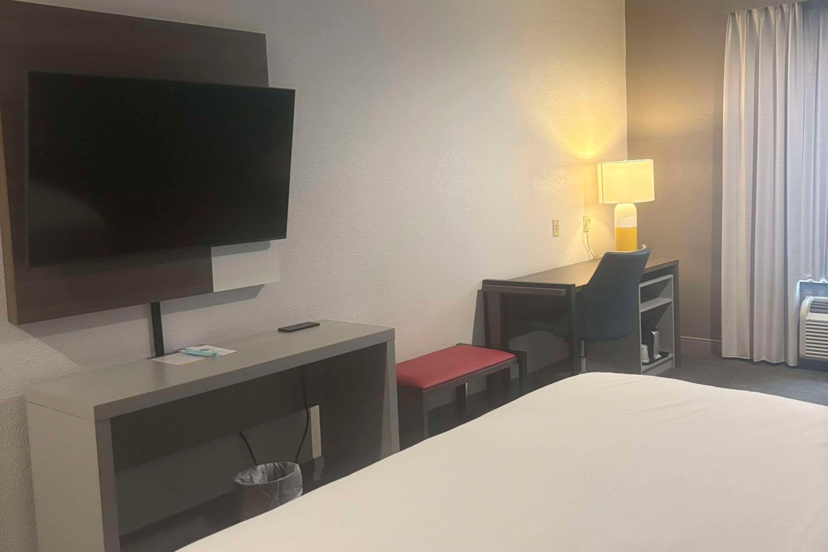 Double King Bed Non Smoking