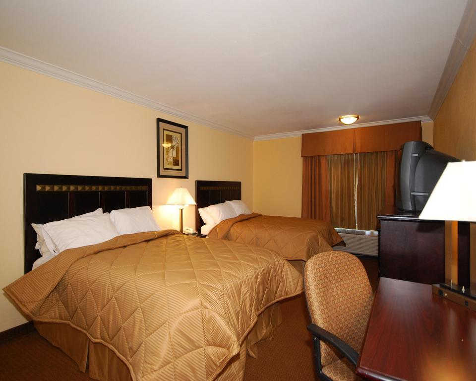 Double Two Queen Beds