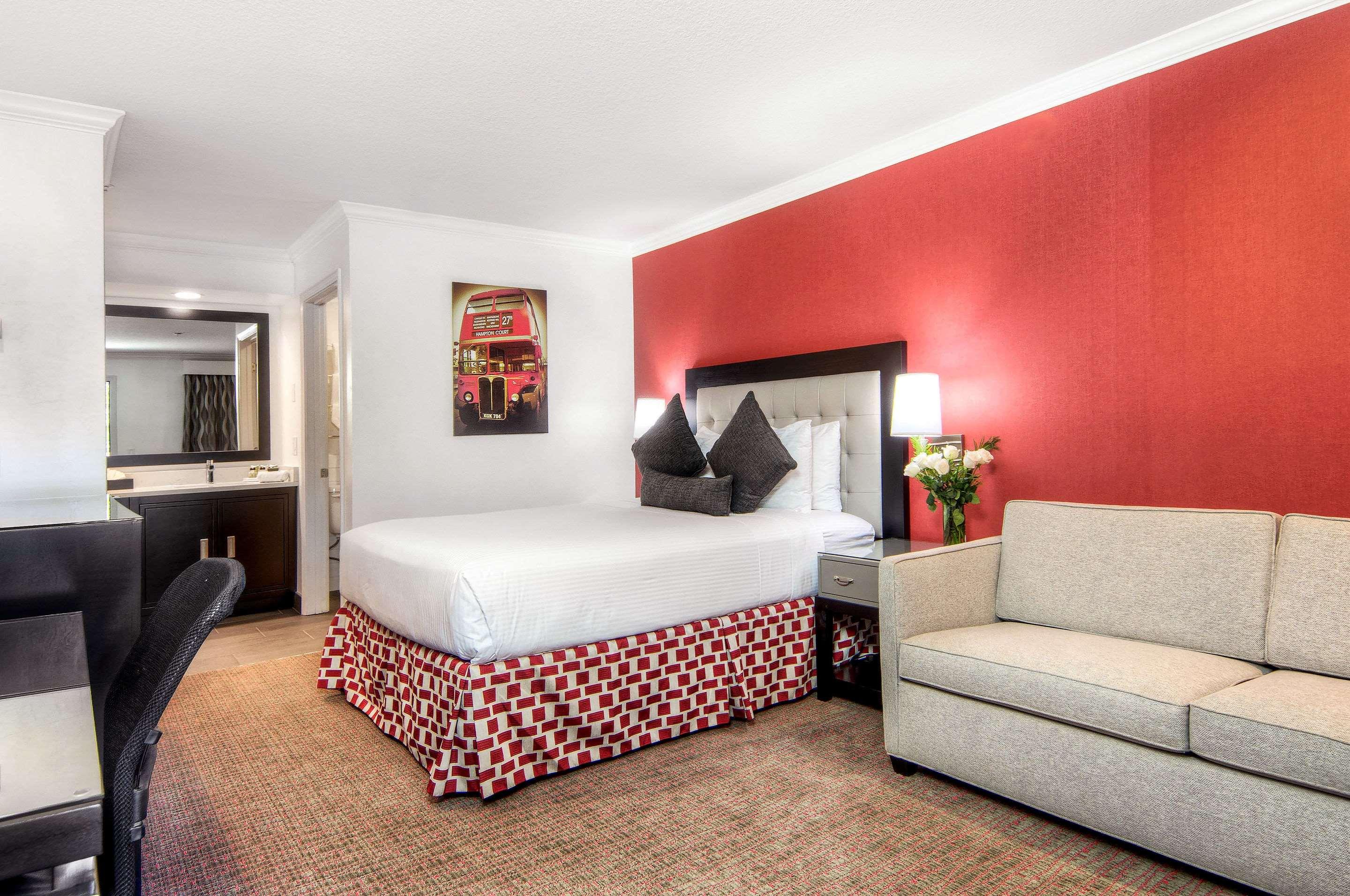 Double Queen Size Bed