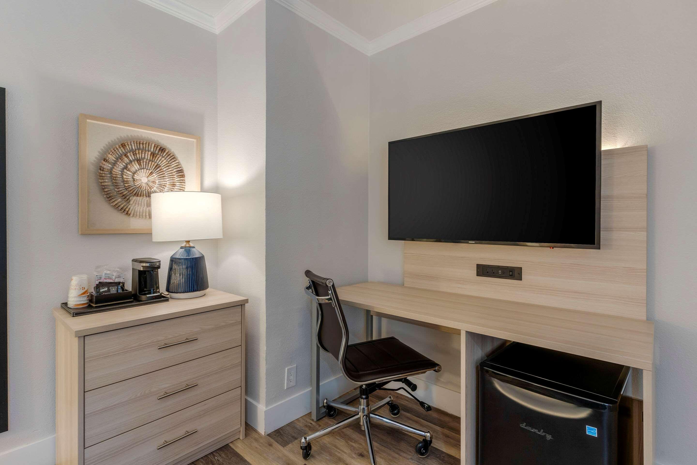 Double Queen Bed Non Smoking