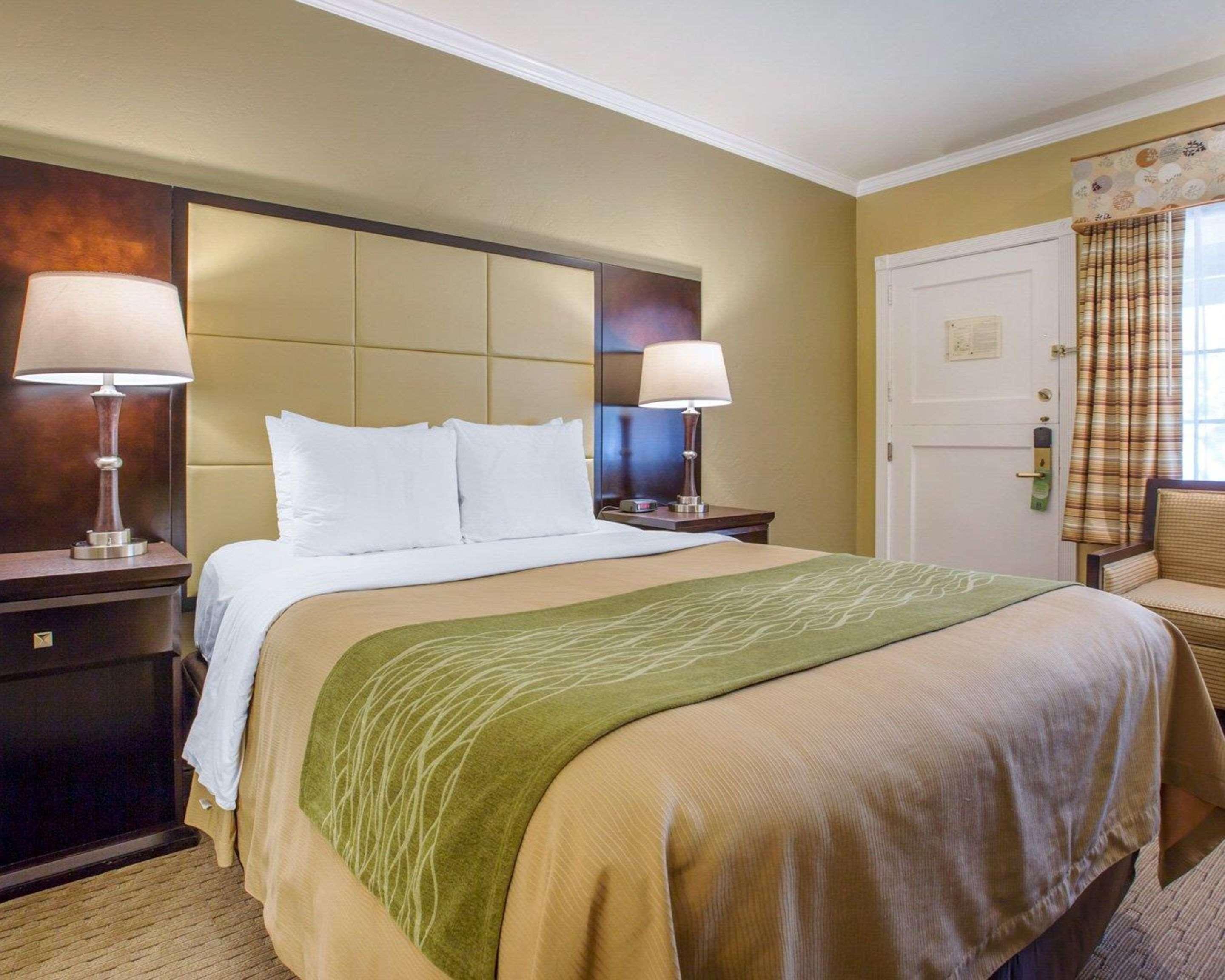 Double Queen Bed Non Smoking