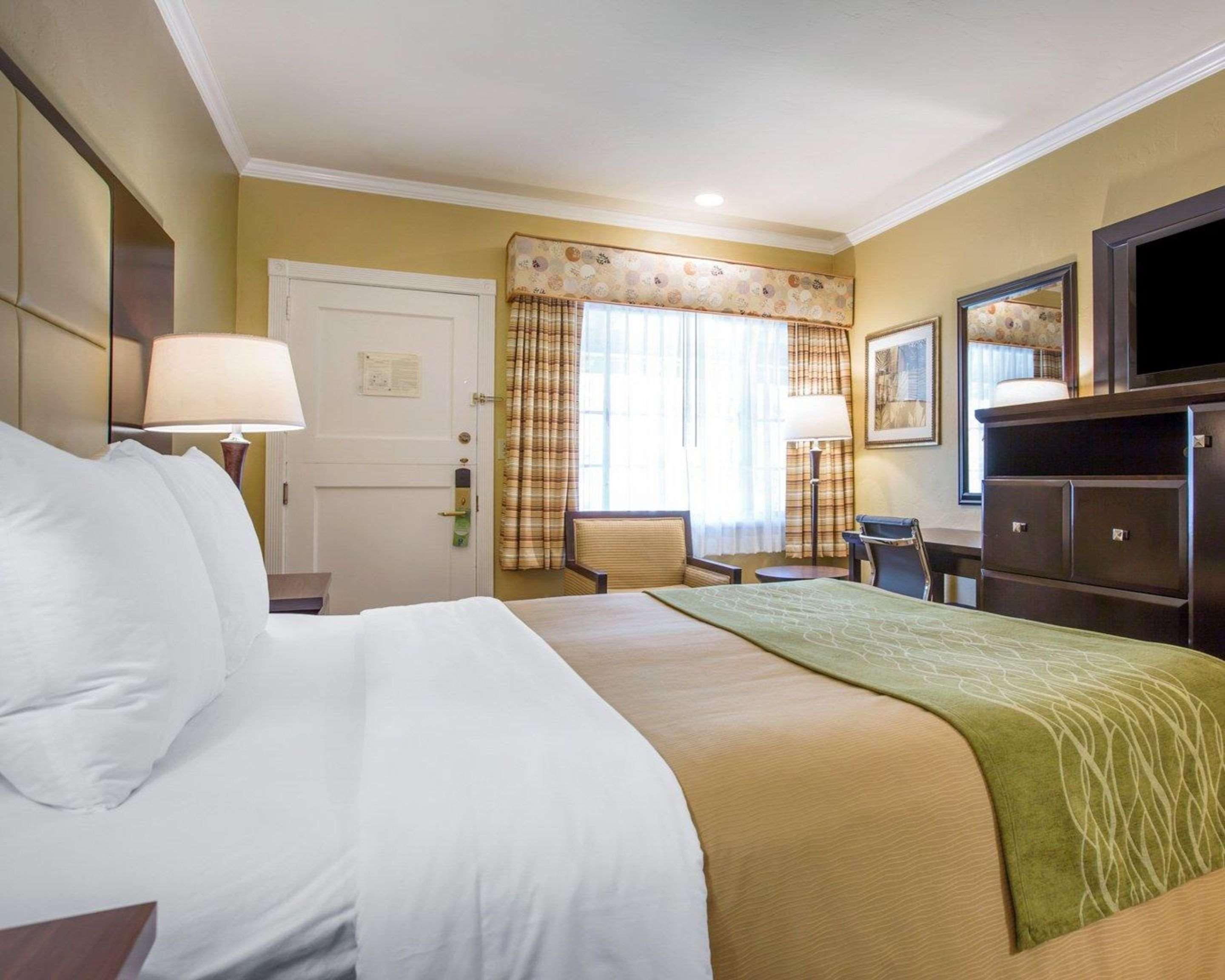 Double Queen Bed Non Smoking