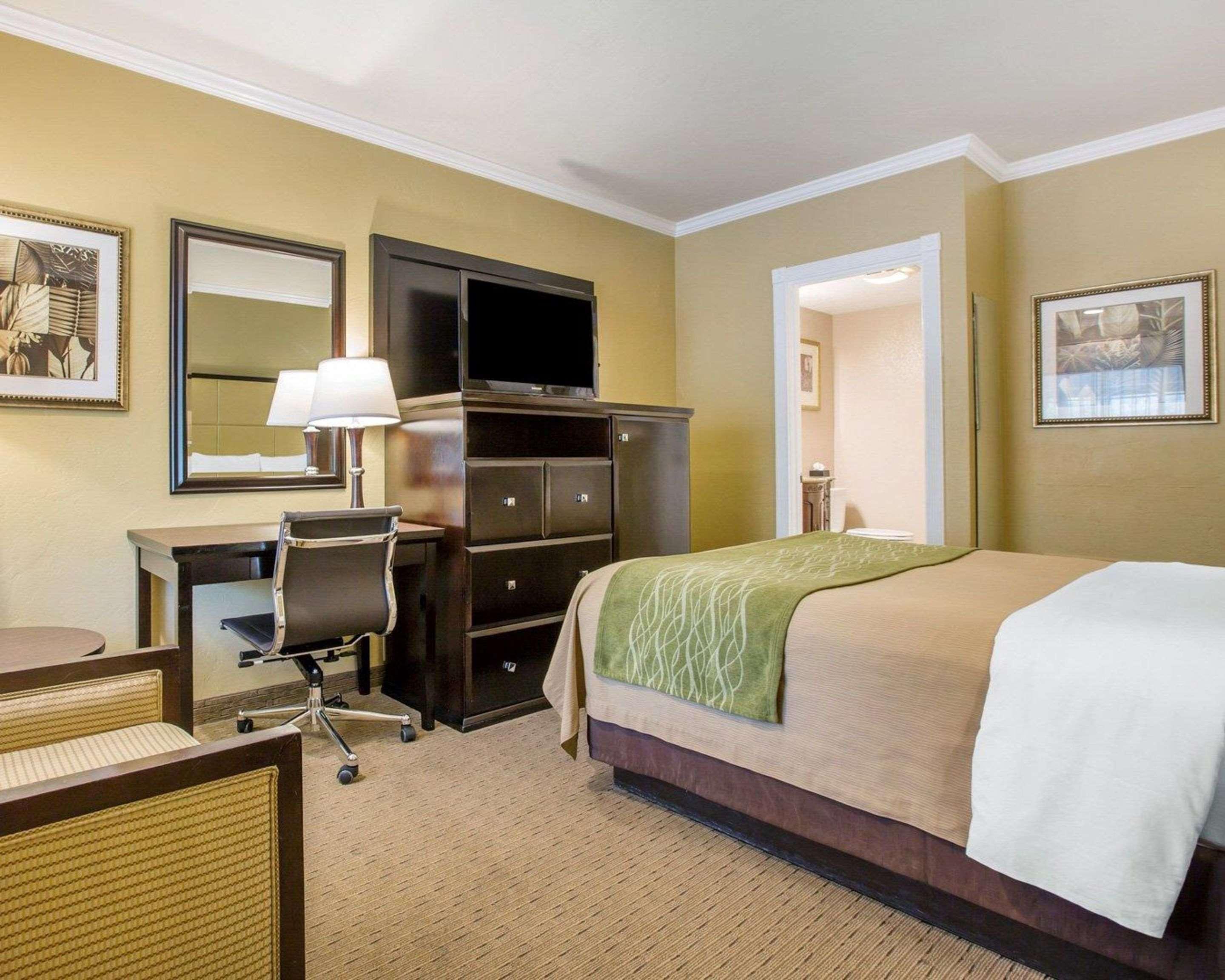 Double Queen Bed Non Smoking