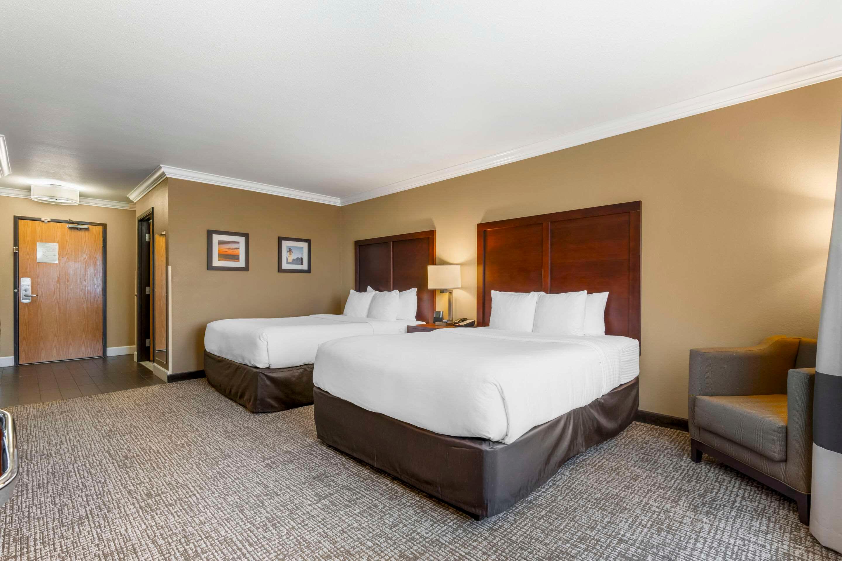 Double Two Queen Beds Non Smoking