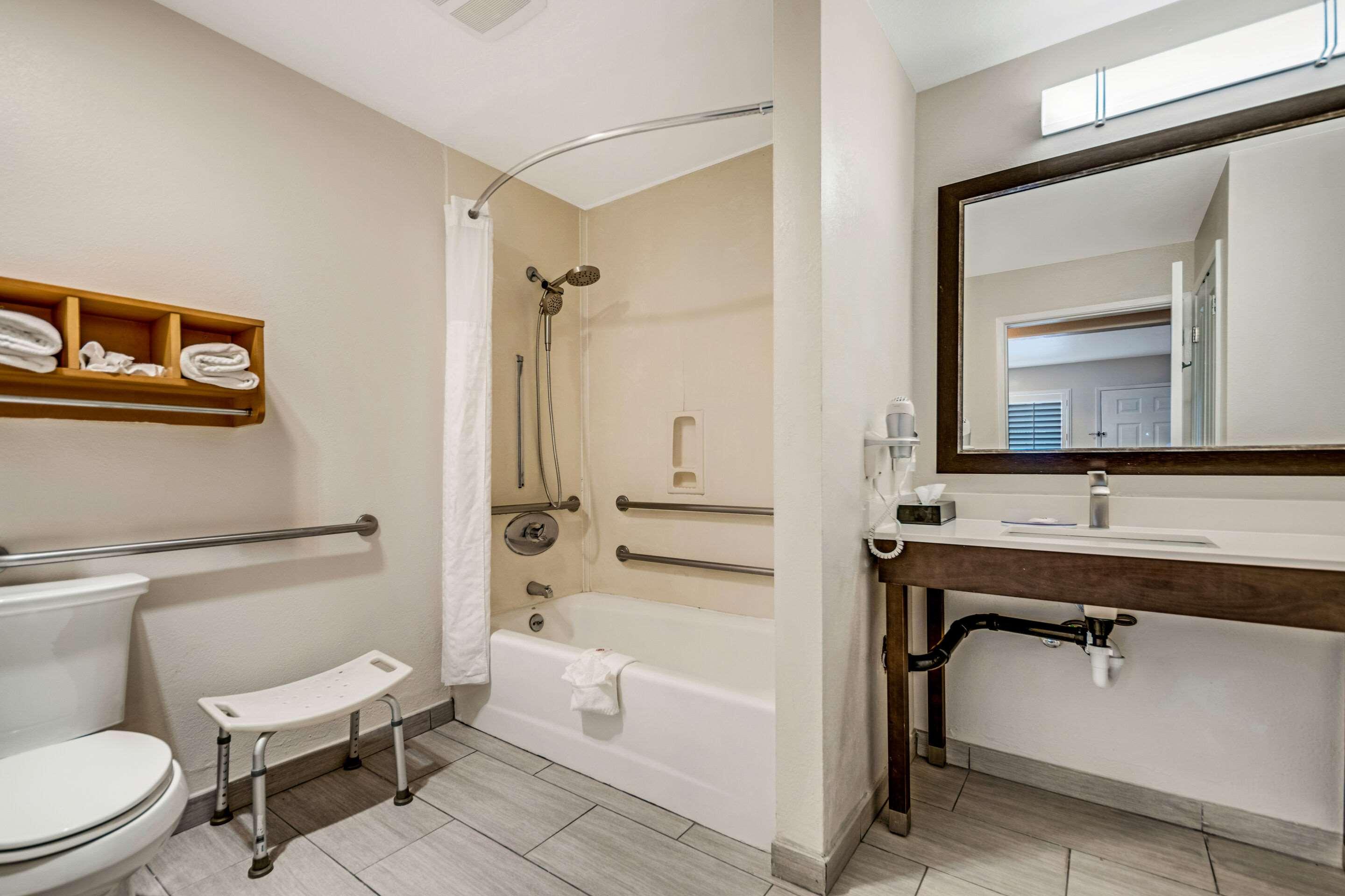 Double Queen Bed Non Smoking