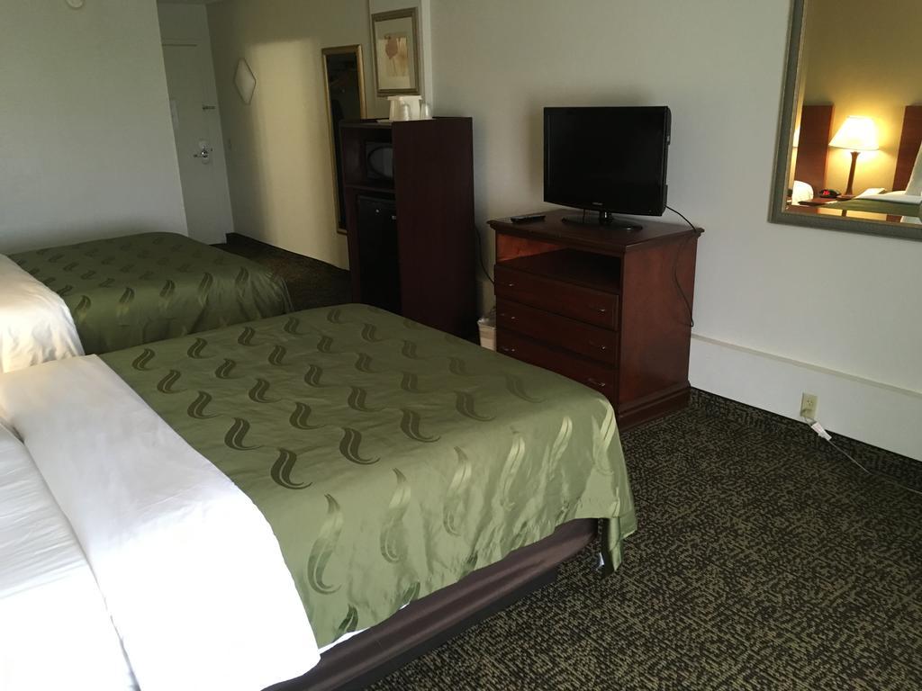 Double Two Queen Beds Non Smoking