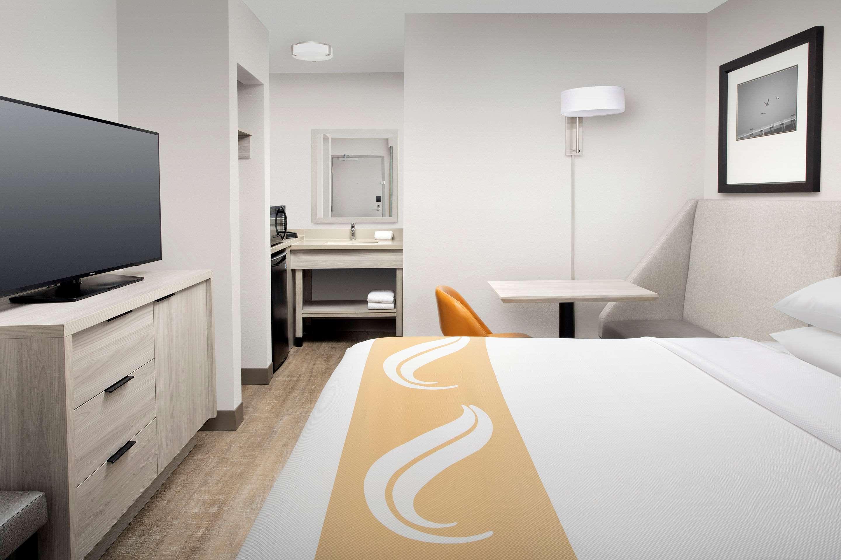 Double King Bed Non Smoking