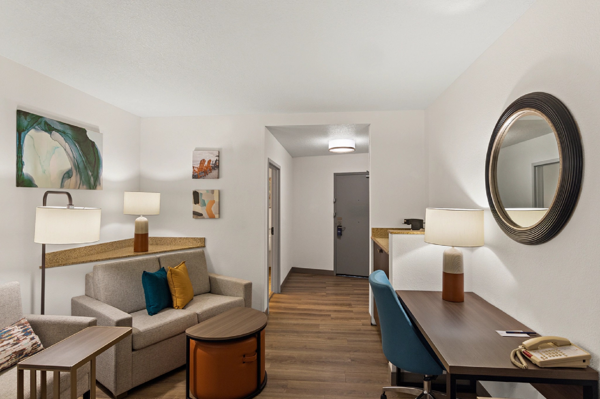 Suite Accessible King Size Bed