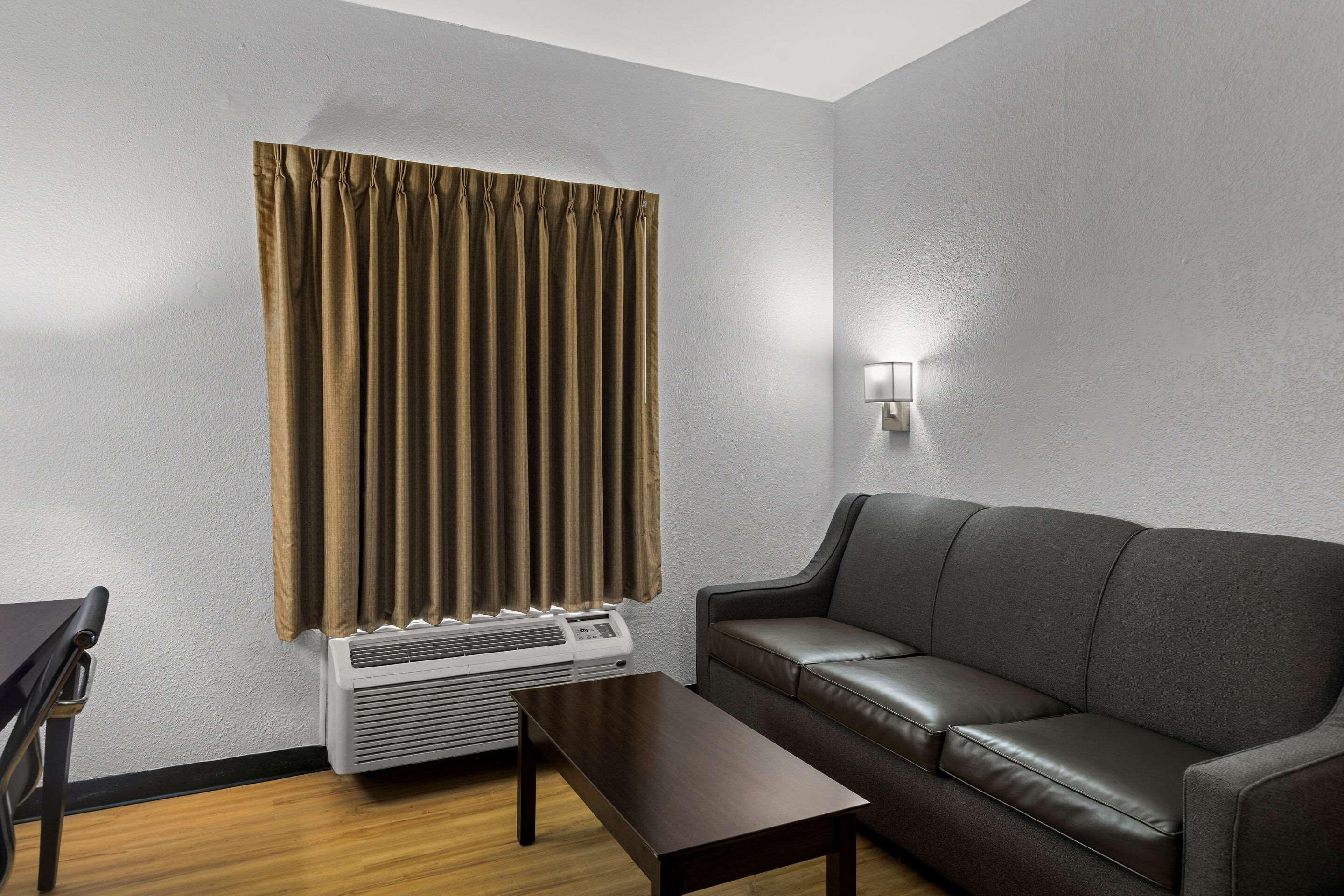 Suite Two Queen Beds Non Smoking